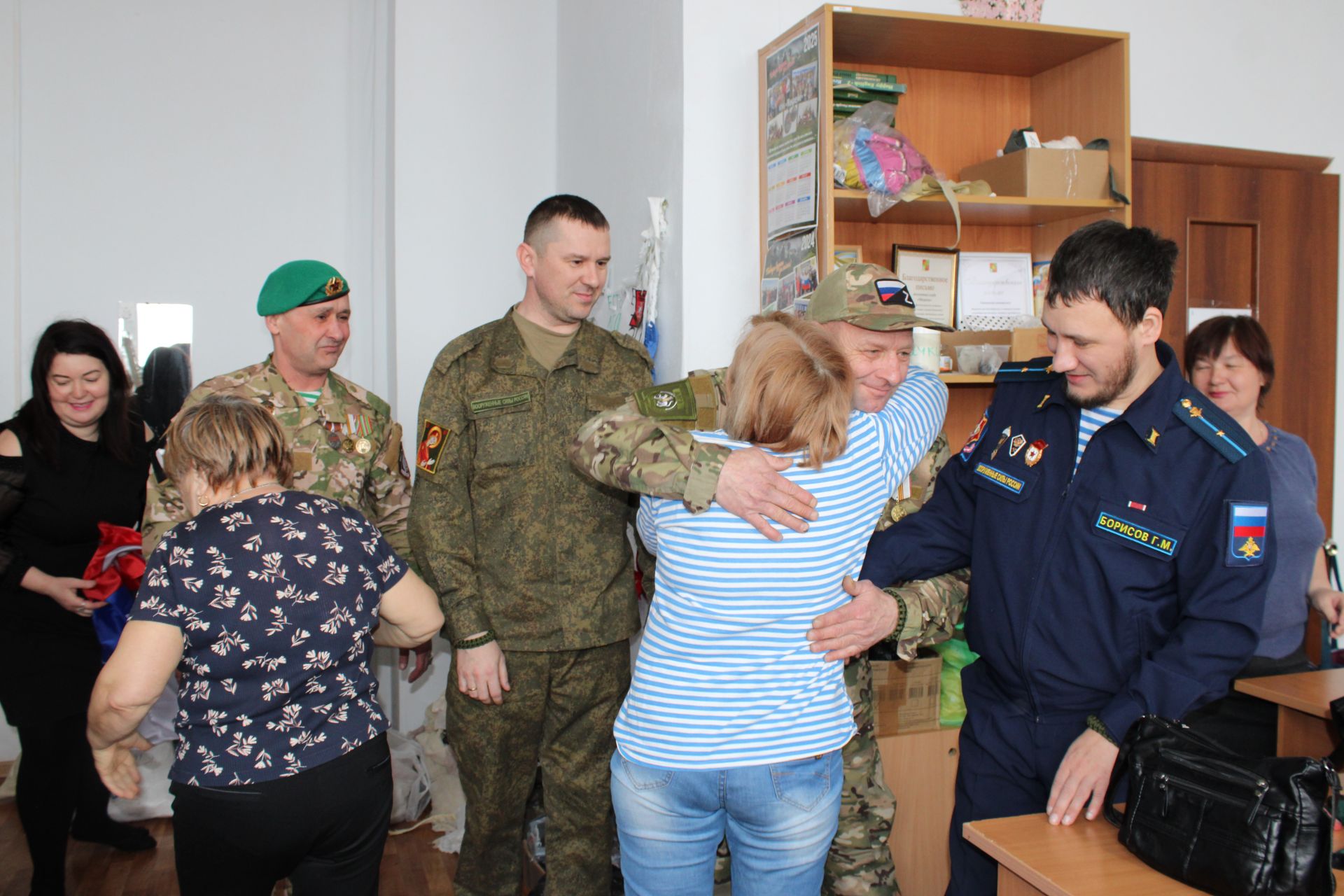 Иске Зәйнең маскировка челтәрләре үрүчеләр янында хәрби егетләр булды