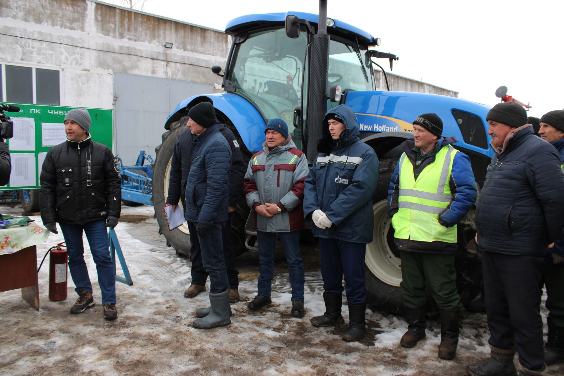 Аграрийлар  язгы кыр эшләренә җиң сызганып куйды