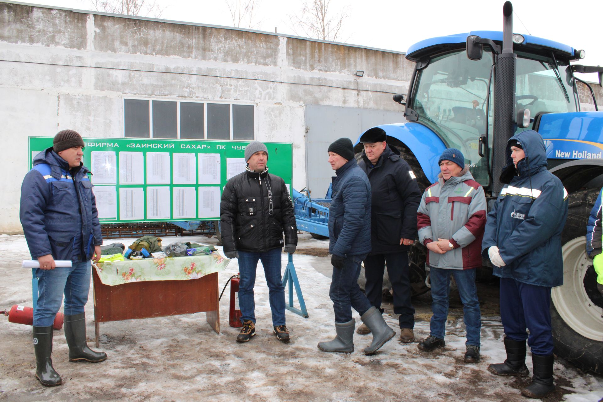 Аграрийлар  язгы кыр эшләренә җиң сызганып куйды