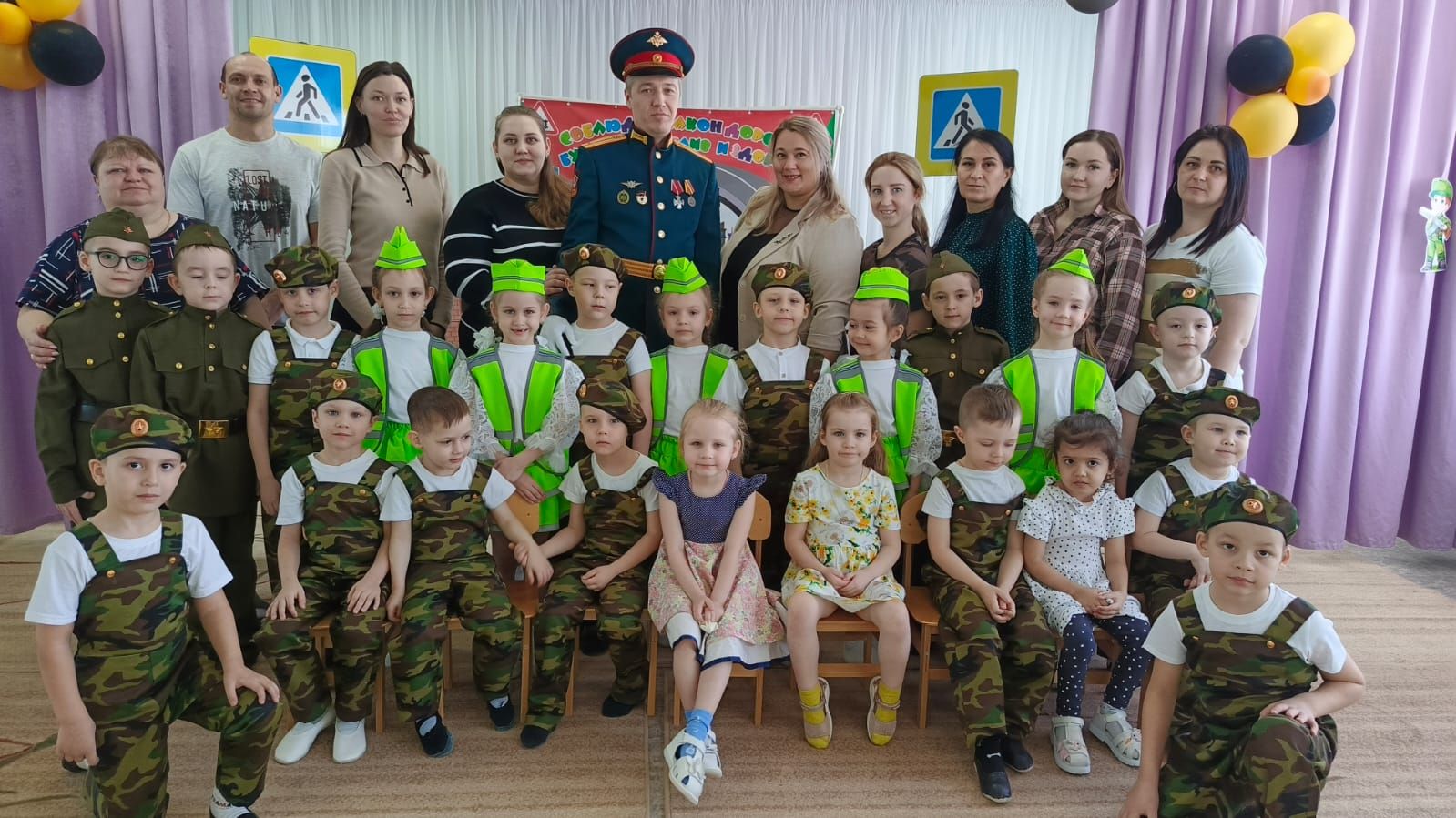 Зәй балалары Батырлык ордены белән бүләкләнгән хәрби абыйлары белән очрашты