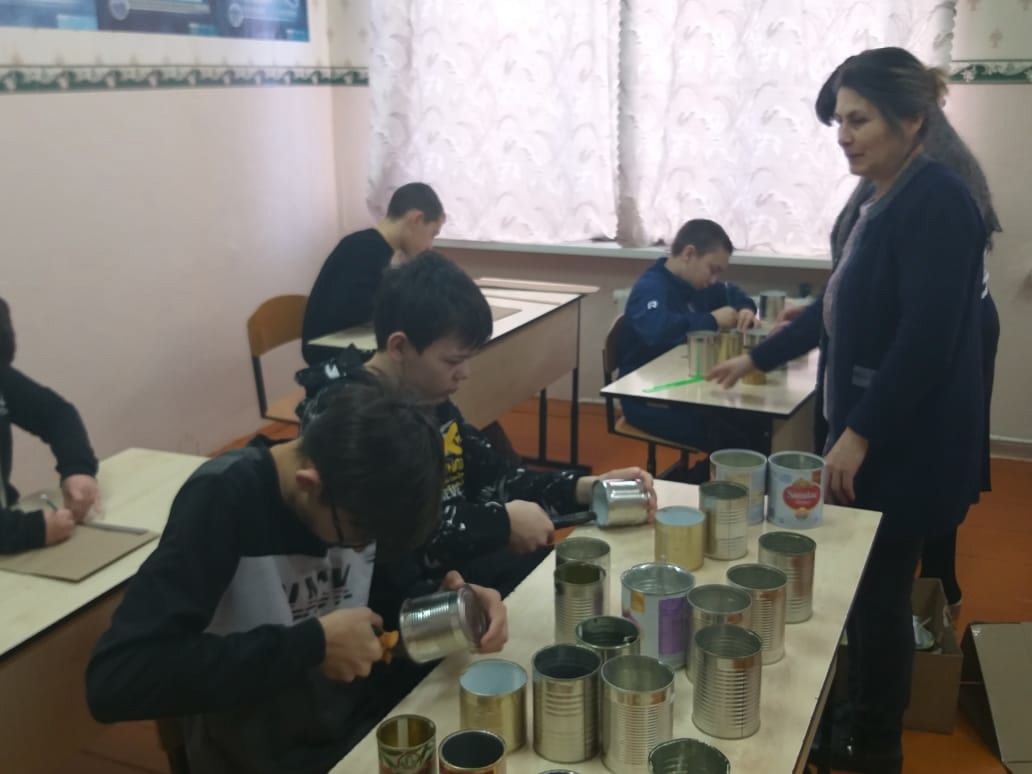 Учащиеся Сарсаз-Багряжской школы поддержали бойцов СВО: свечи и письма как символ веры