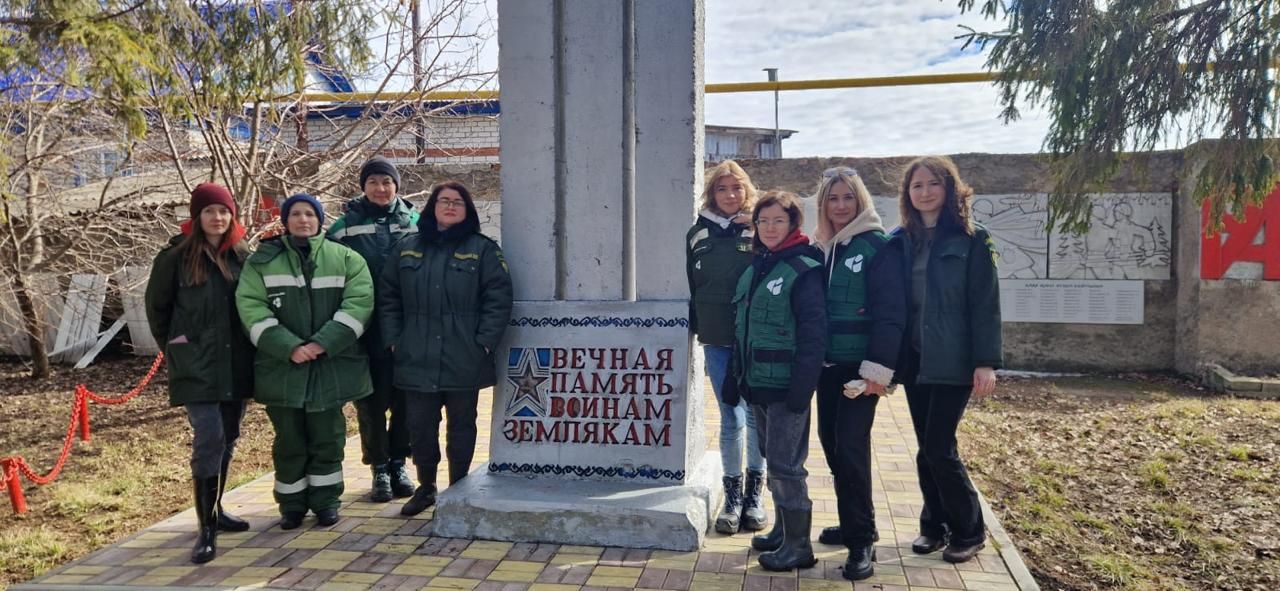 Табигать сагында торучылар Аксарда һәйкәл биләмәсен тәртипкә китерделәр