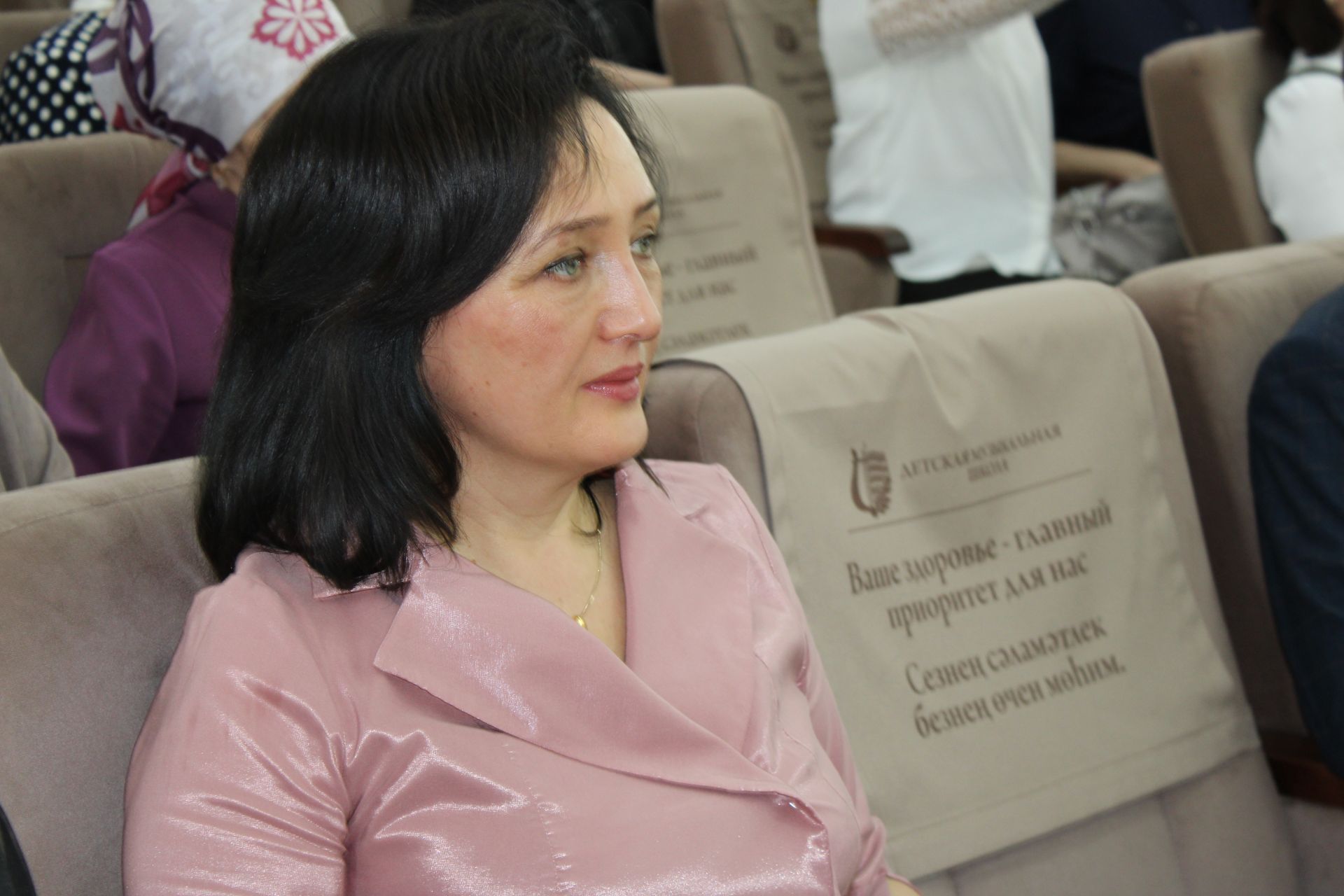 Заинским работникам культуры вручили награды в честь профессионального праздника