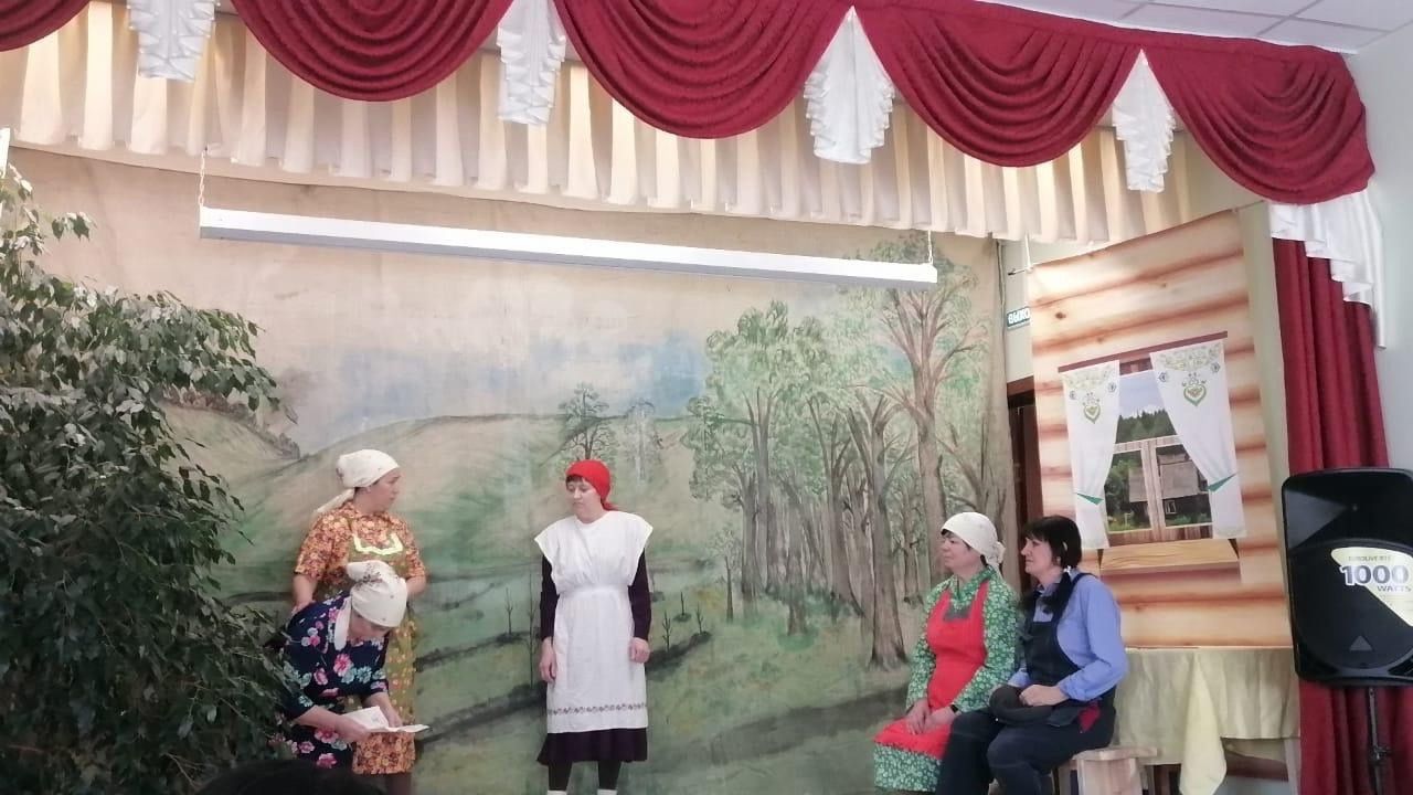 Буракиртәлеләр куйган спектакль елатты да, уйландырды да