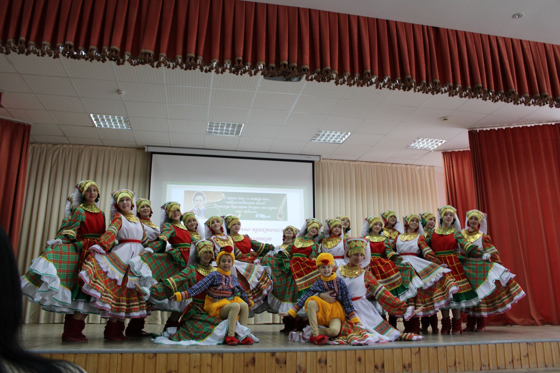 Зәйдә Бөек әдибебез Габдулла Тукай туган көне алдыннан укучылар традицион төстә фәнни эшләр яклады