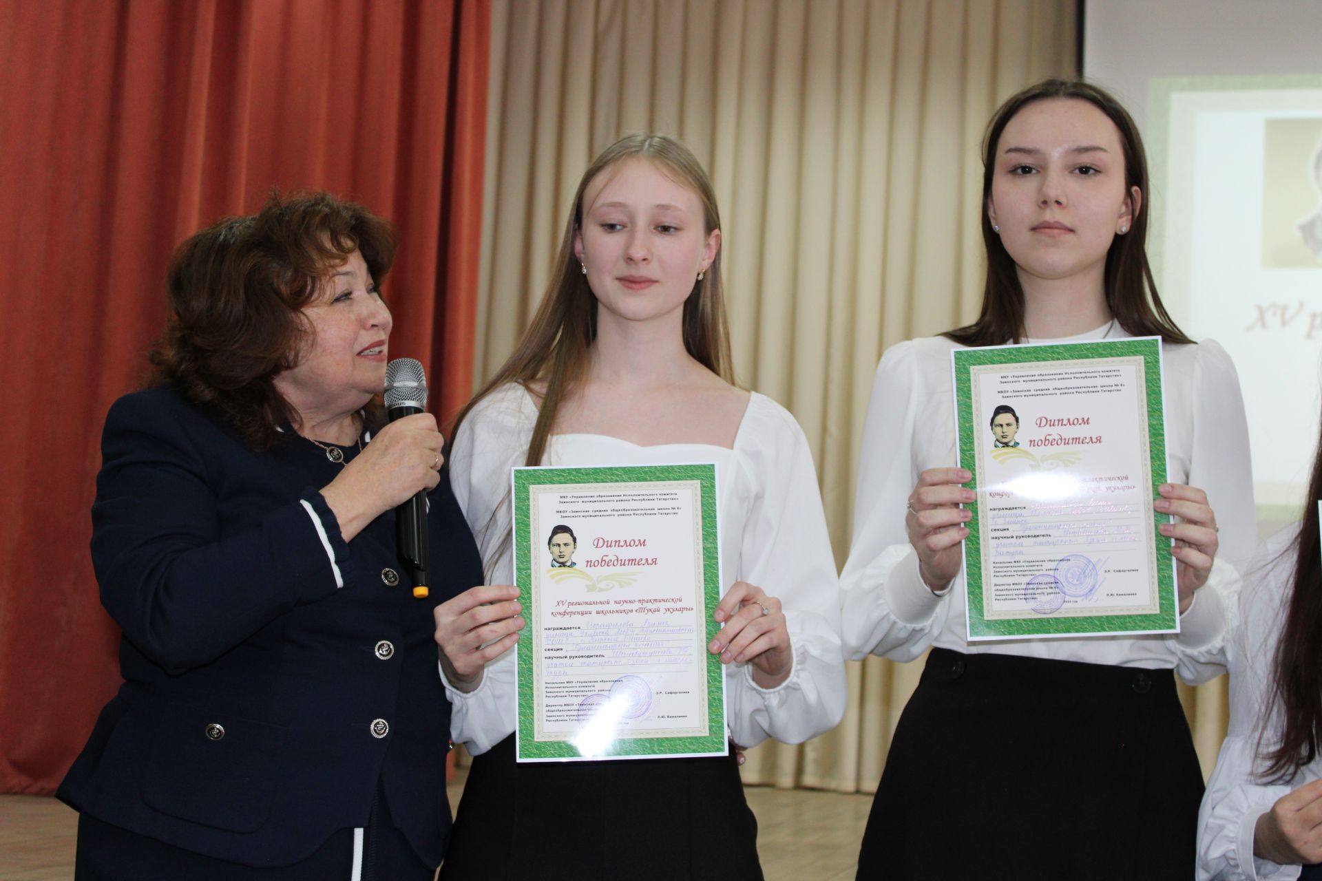 Зәйдә Бөек әдибебез Габдулла Тукай туган көне алдыннан укучылар традицион төстә фәнни эшләр яклады