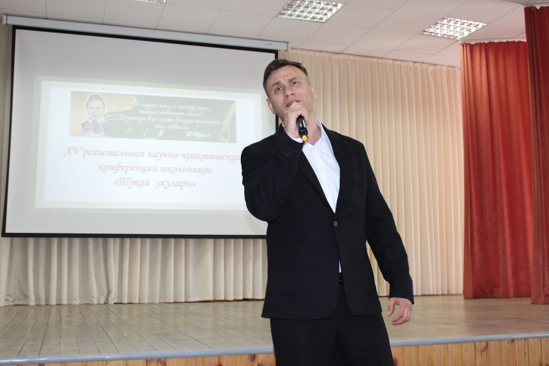 Зәйдә Бөек әдибебез Габдулла Тукай туган көне алдыннан укучылар традицион төстә фәнни эшләр яклады