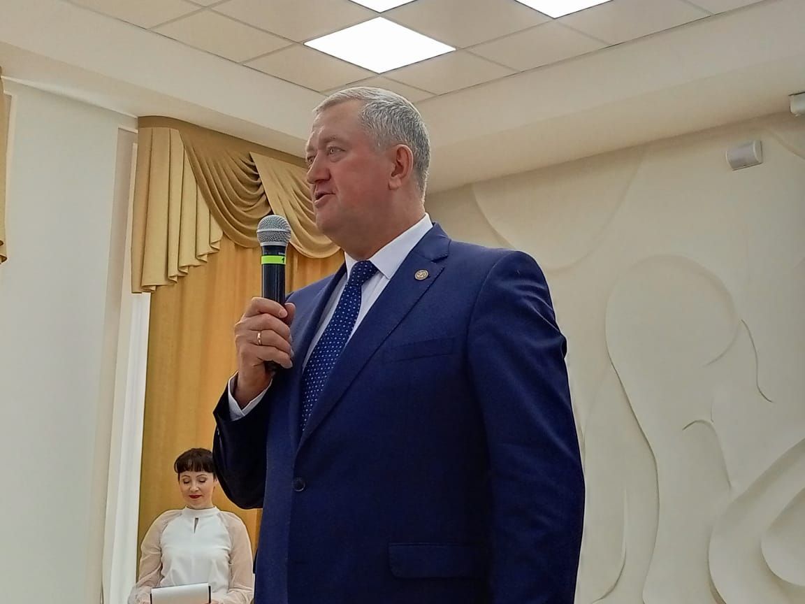 Зәйдә җирле үзидарә хезмәткәрләре хөрмәтләнде