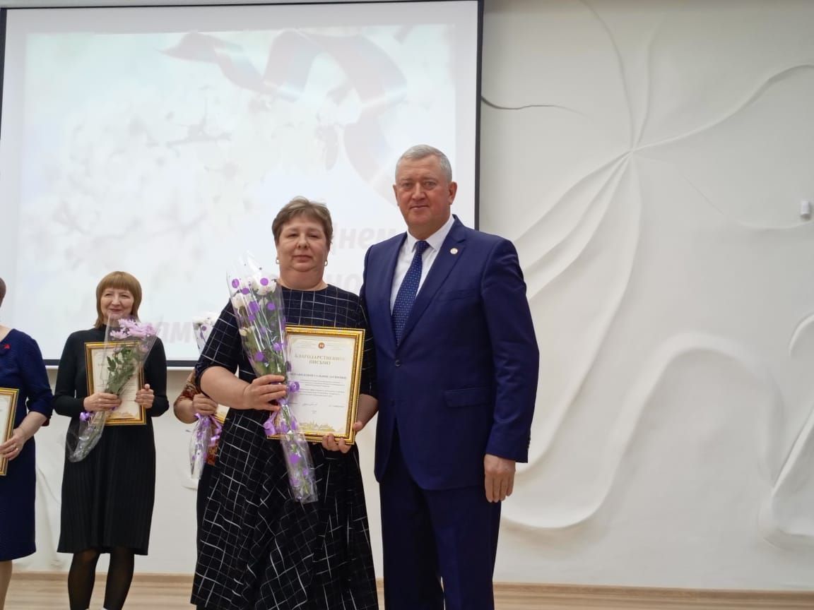 Зәйдә җирле үзидарә хезмәткәрләре хөрмәтләнде