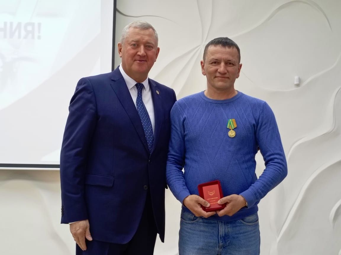 Зәйдә җирле үзидарә хезмәткәрләре хөрмәтләнде