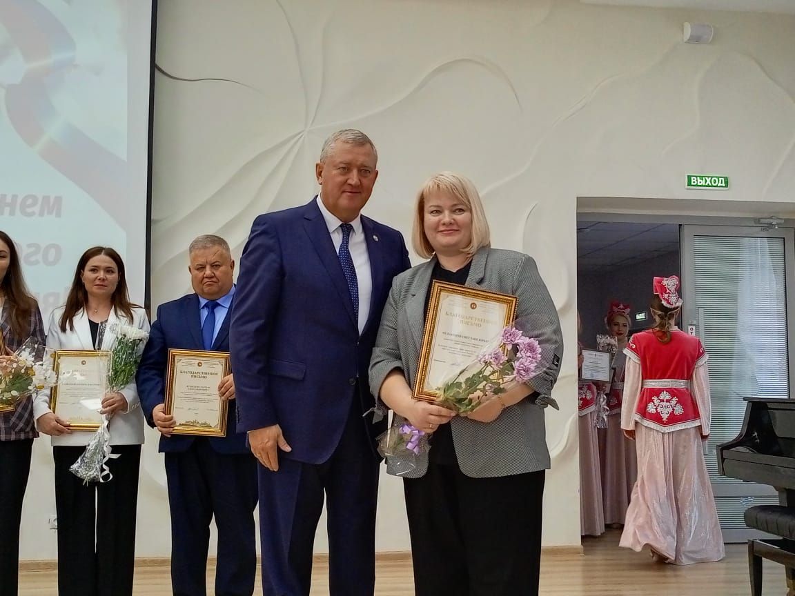 Зәйдә җирле үзидарә хезмәткәрләре хөрмәтләнде