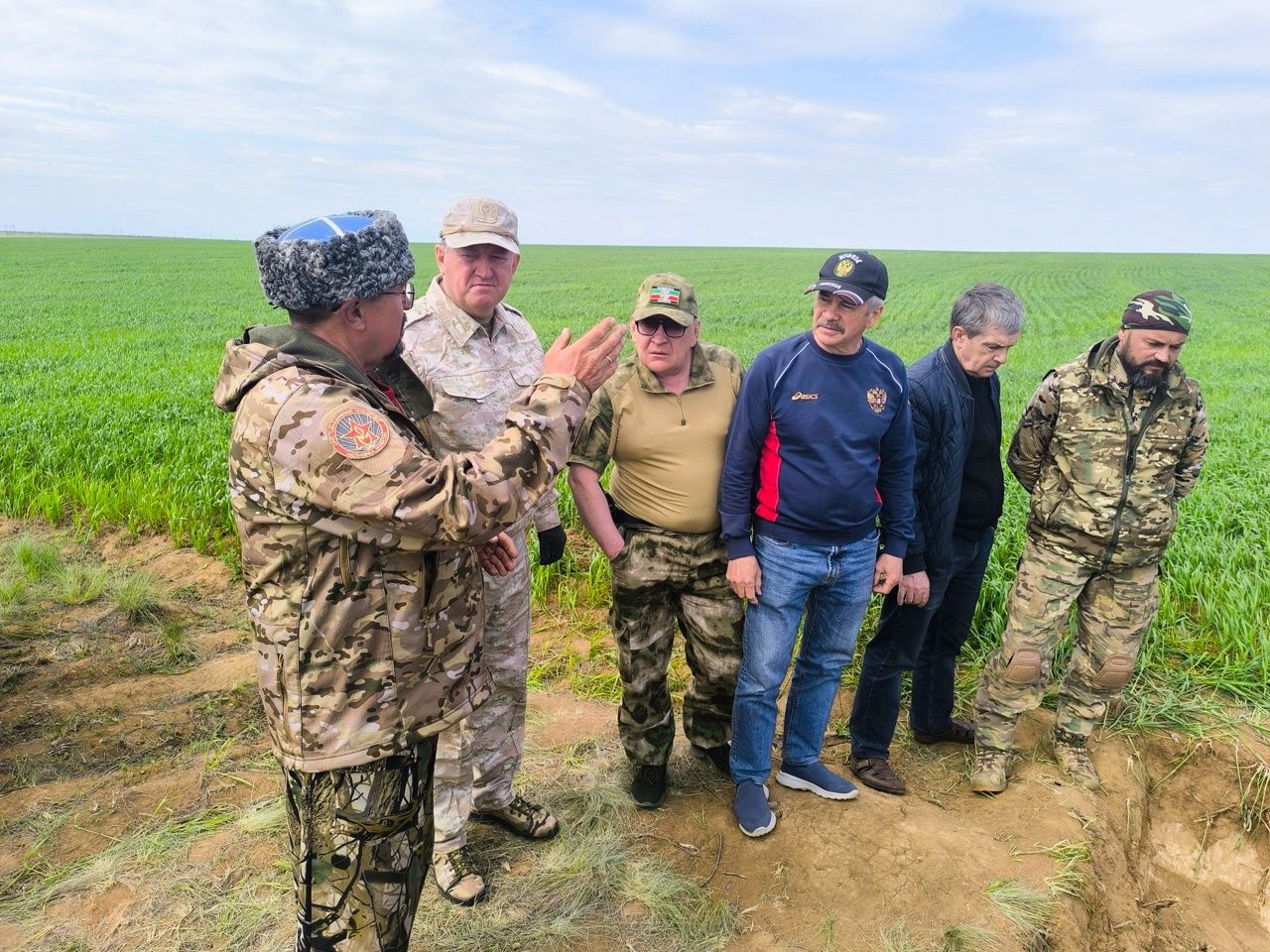 Зәй районы башлыгы Волгоградта эзләнү эшләре алып баручы эзтабарлар янында булды
