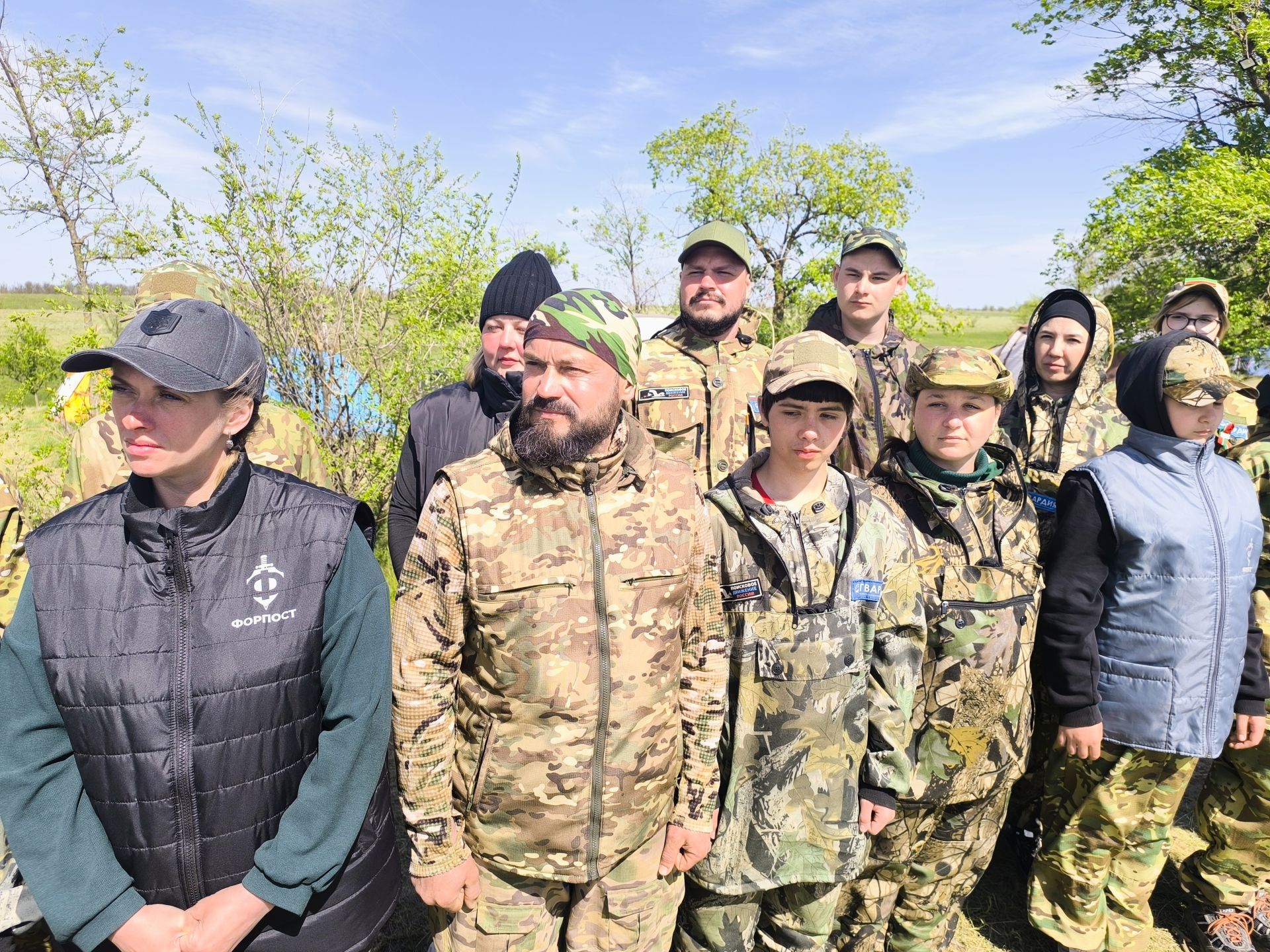 Глава Заинского района наградил поисковиков, находящихся в экспедиции в Волгоградской области