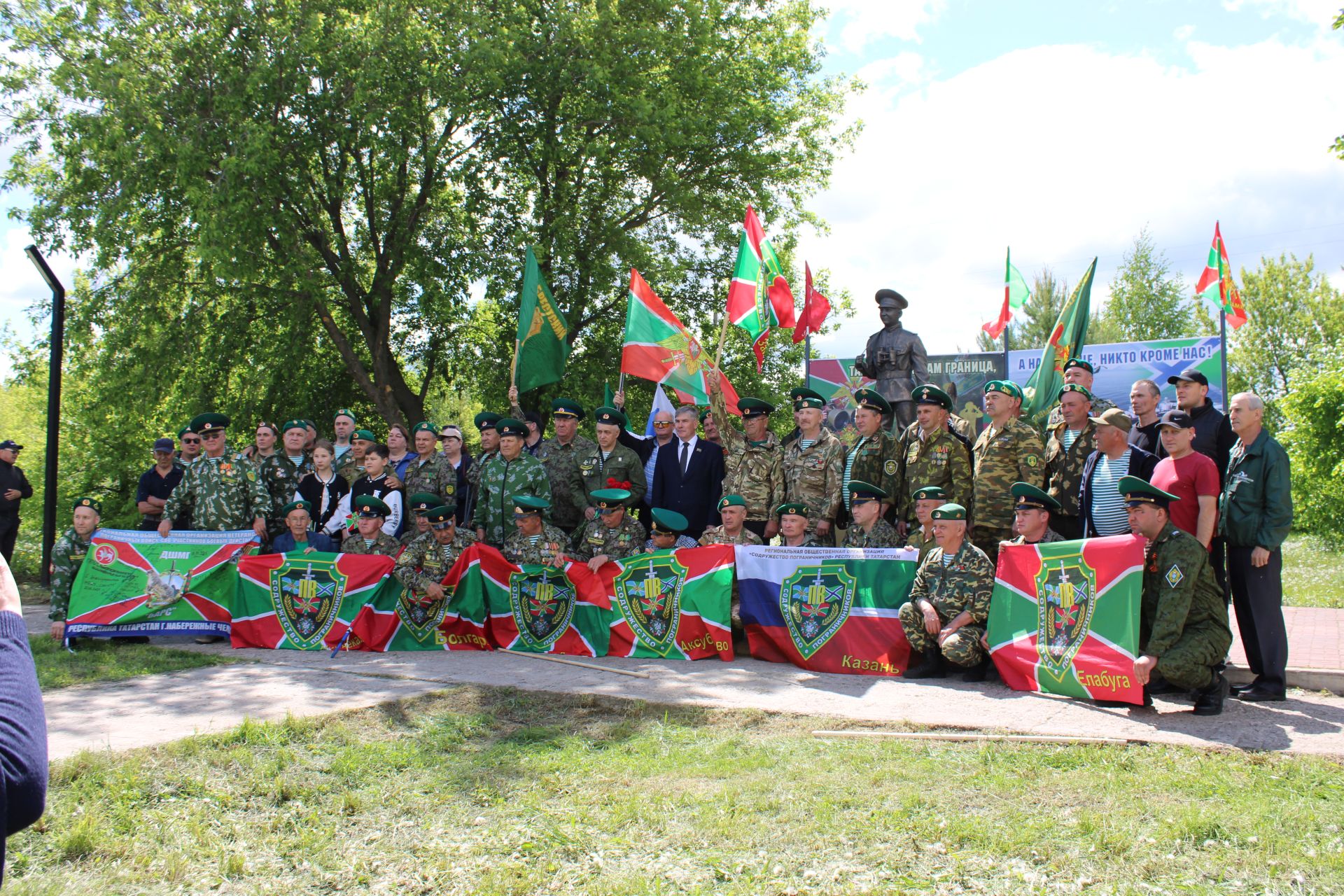 Зәйдә чик сакчыларына яңа һәйкәл ачылды