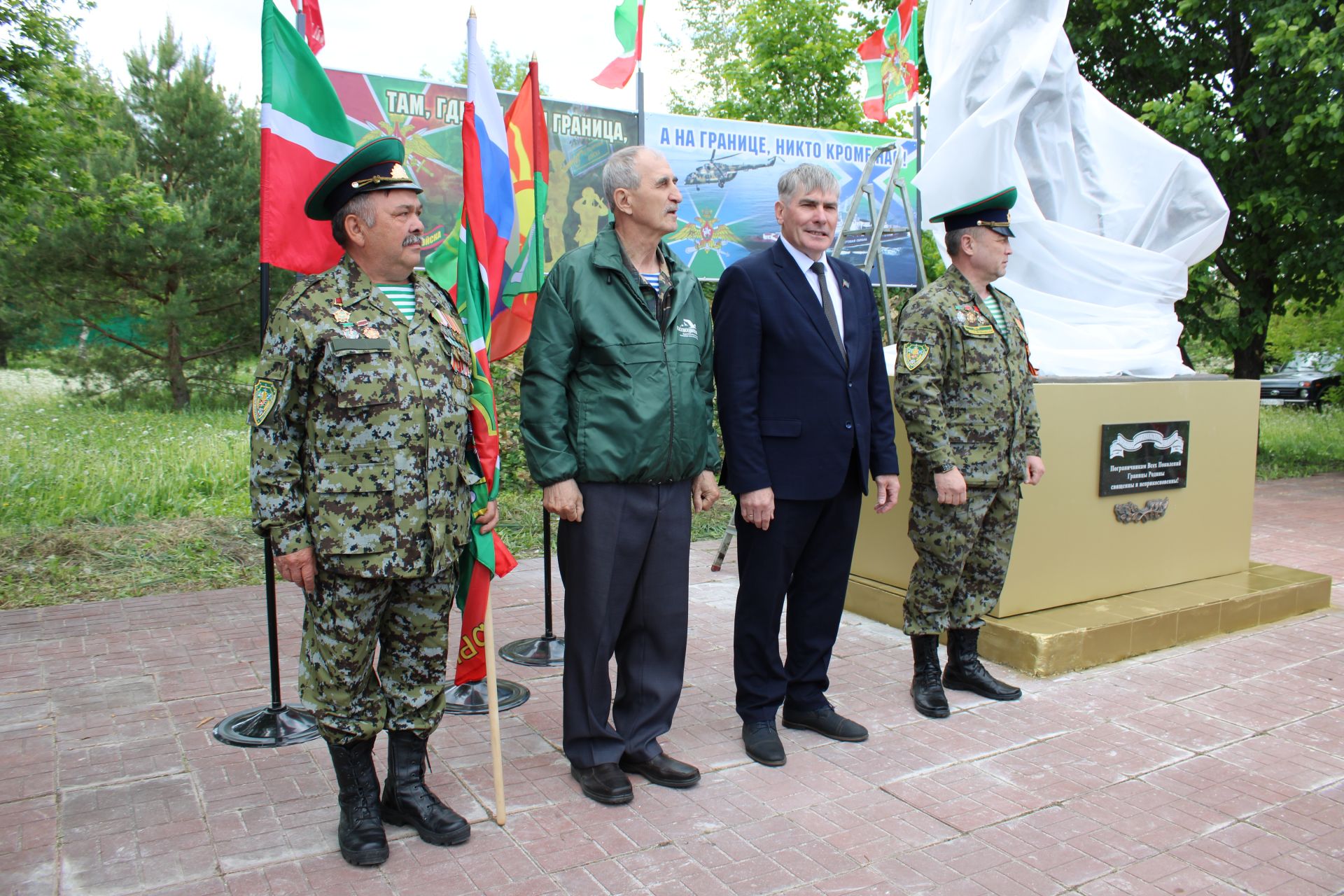 Зәйдә чик сакчыларына яңа һәйкәл ачылды