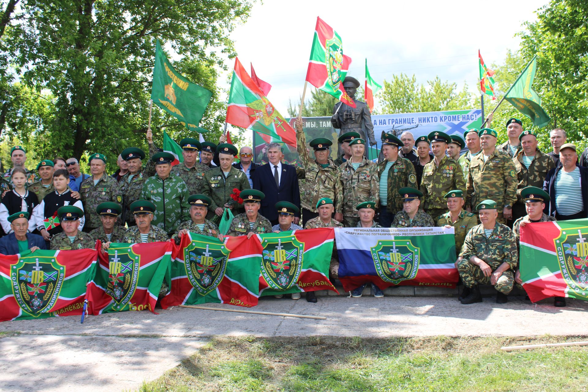 Зәйдә чик сакчыларына яңа һәйкәл ачылды