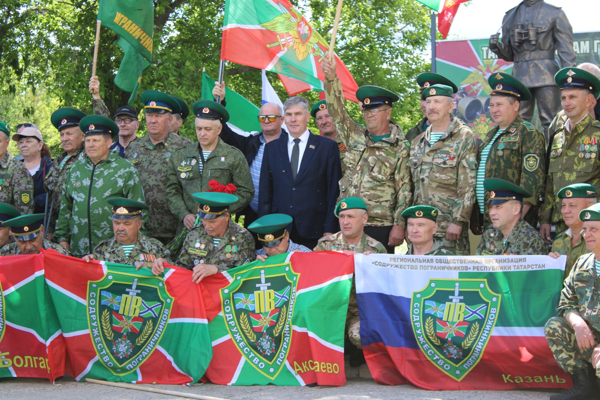 Зәйдә чик сакчыларына яңа һәйкәл ачылды