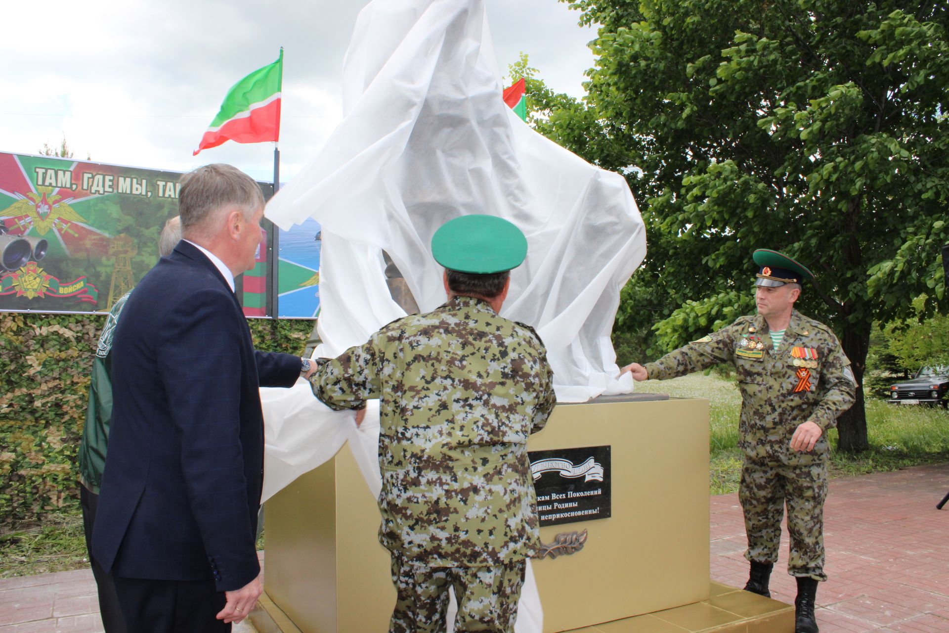 Зәйдә чик сакчыларына яңа һәйкәл ачылды