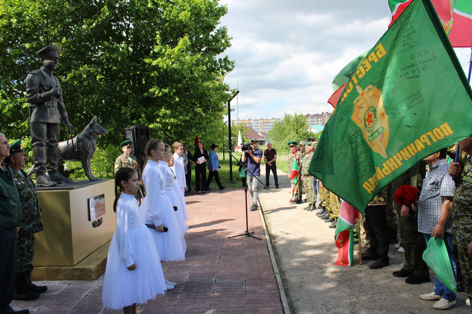 Зәйдә чик сакчыларына яңа һәйкәл ачылды