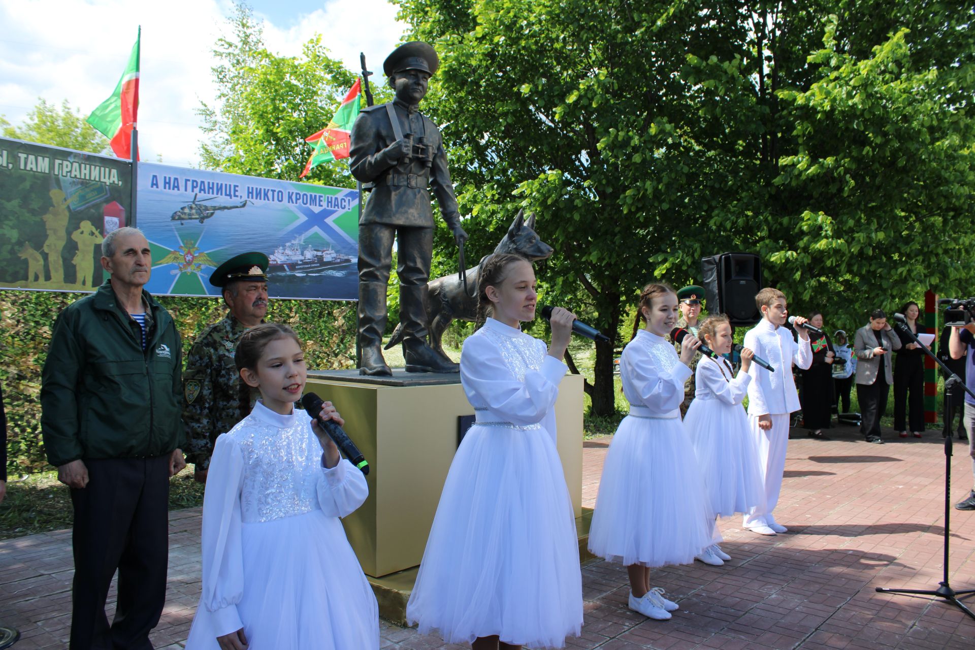 Зәйдә чик сакчыларына яңа һәйкәл ачылды