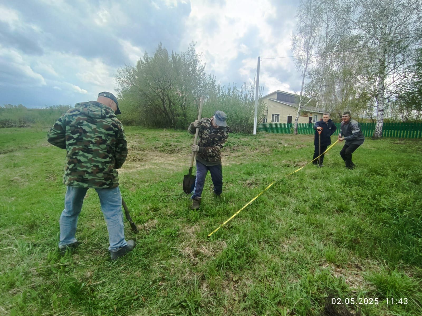 Жители Поручиковского поселения в трех селах посадили «Сад памяти»