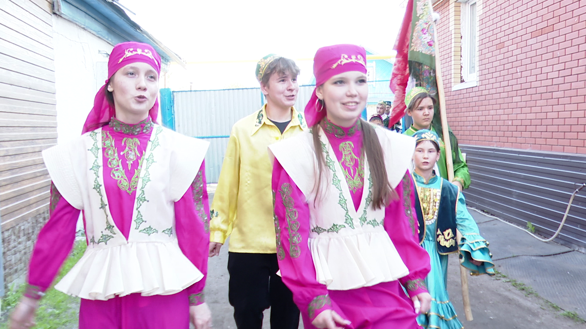 Аксарда Сабантуйга бүләк җыйдылар