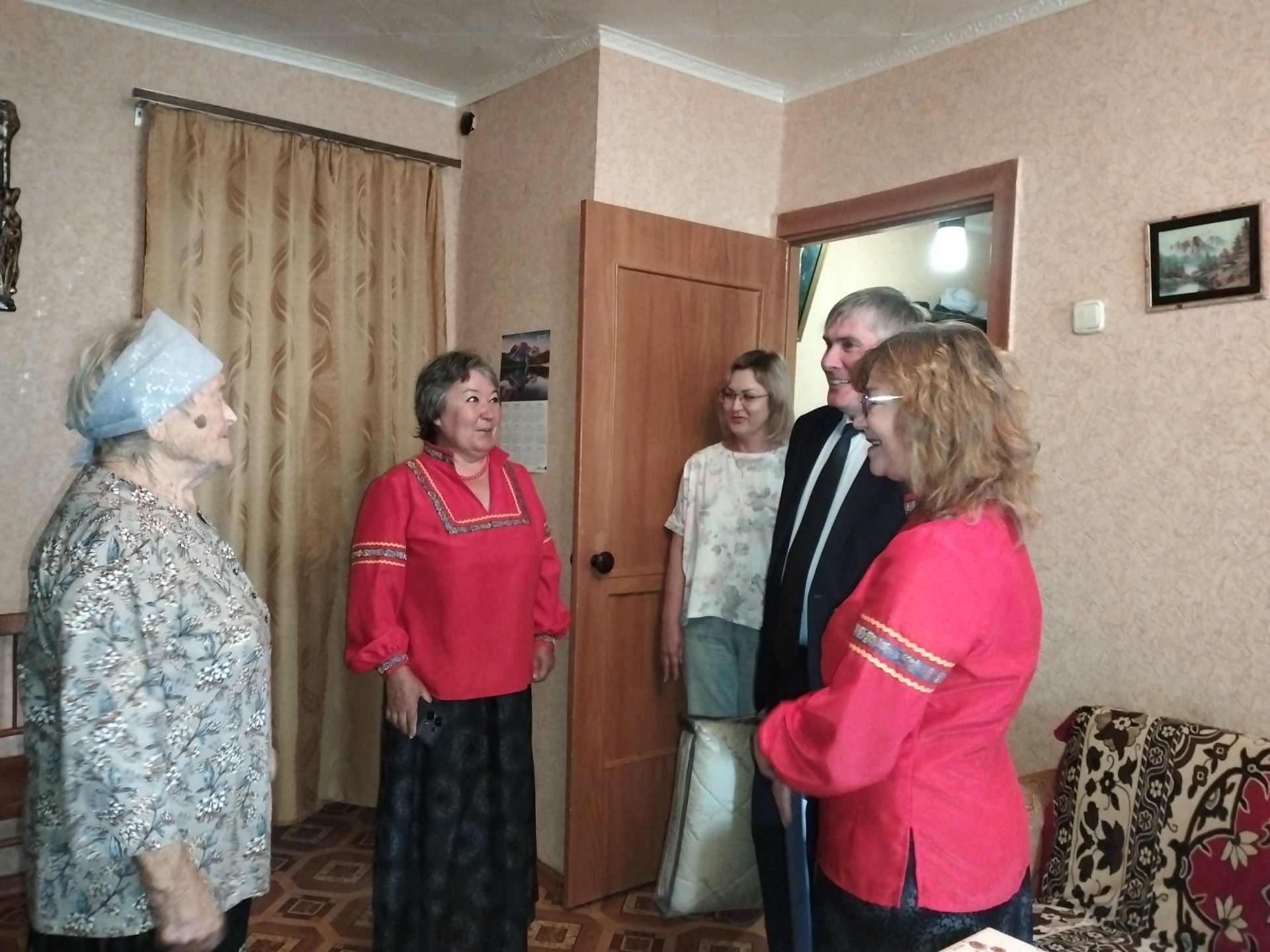 В Заинске поздравили 95-летнюю юбиляршу