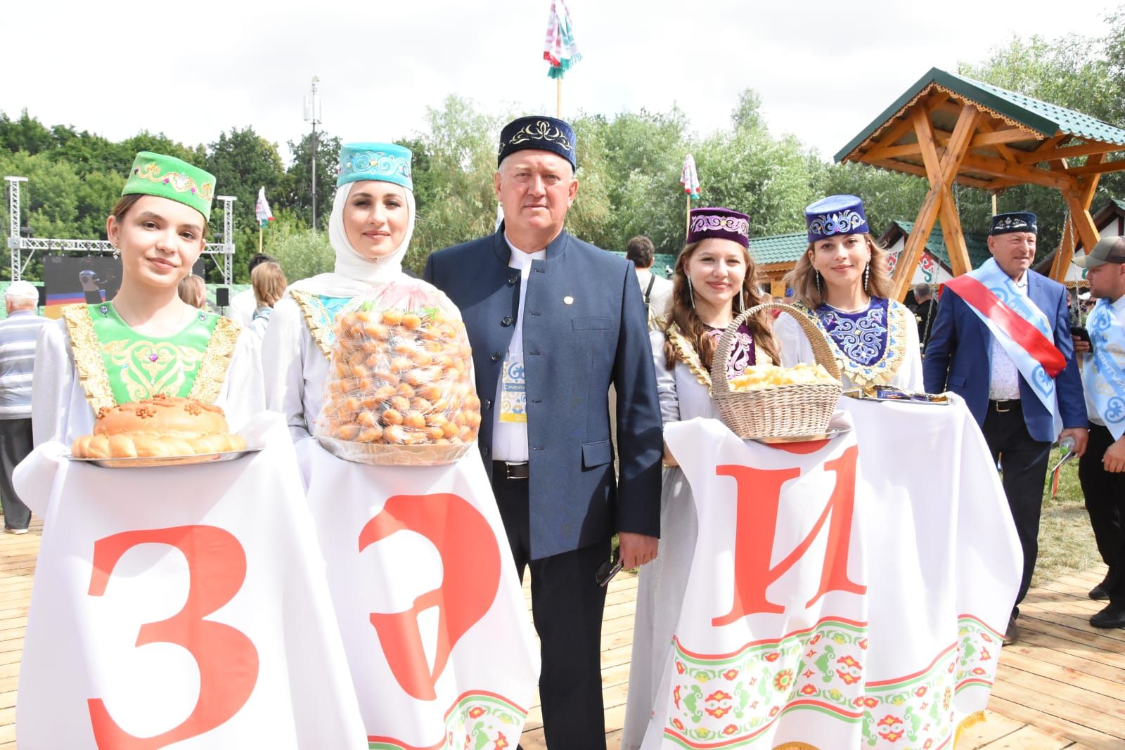 Башкала Сабантуен Зәй ишегалды бизәде