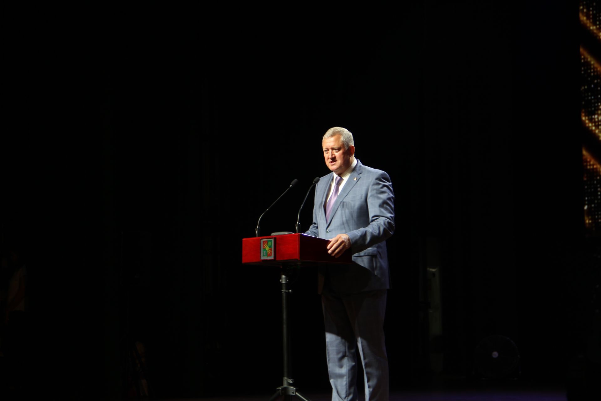 Яркие кадры с Выпускного в Заинске