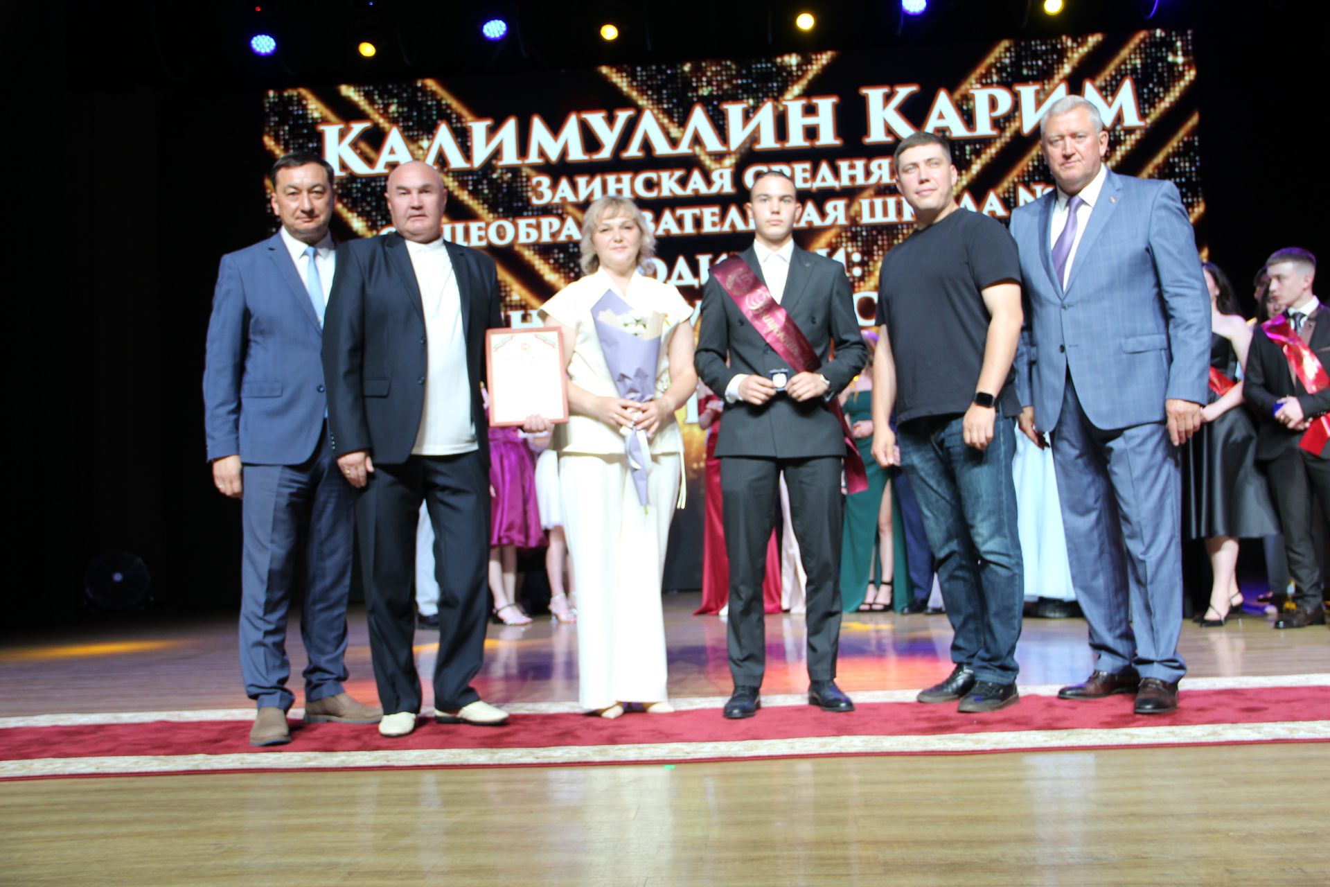 Яркие кадры с Выпускного в Заинске