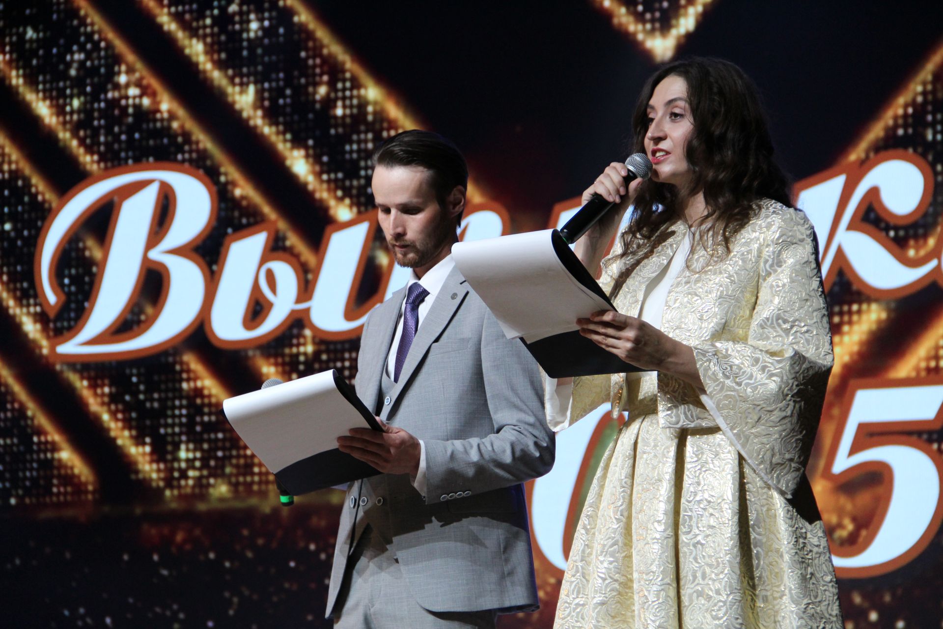 Яркие кадры с Выпускного в Заинске