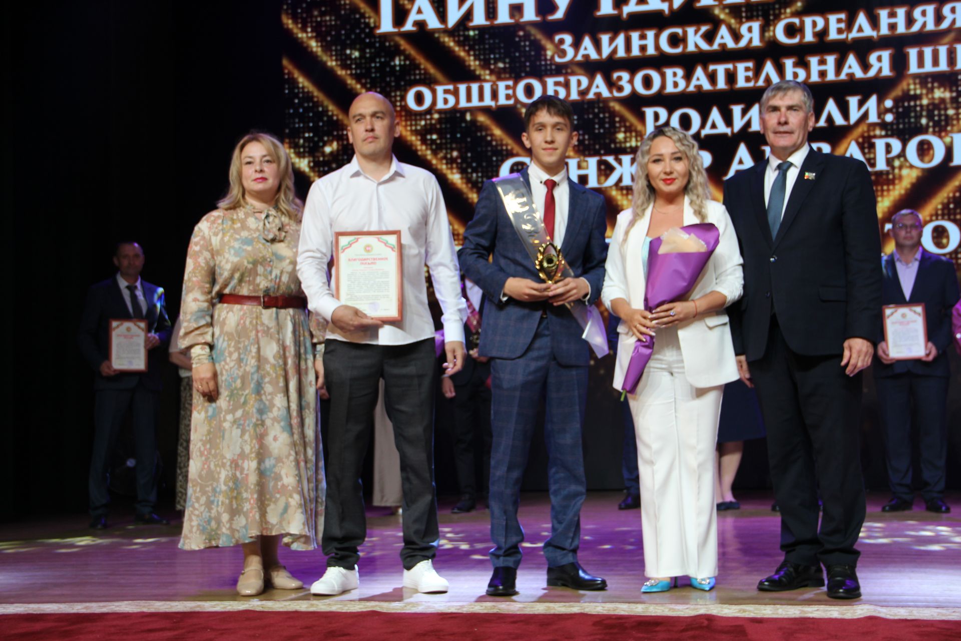 Яркие кадры с Выпускного в Заинске