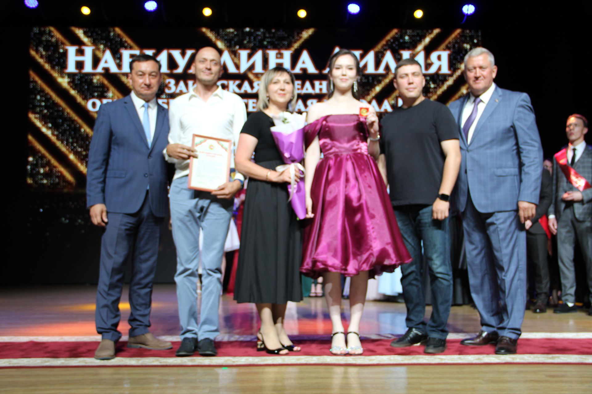 Яркие кадры с Выпускного в Заинске