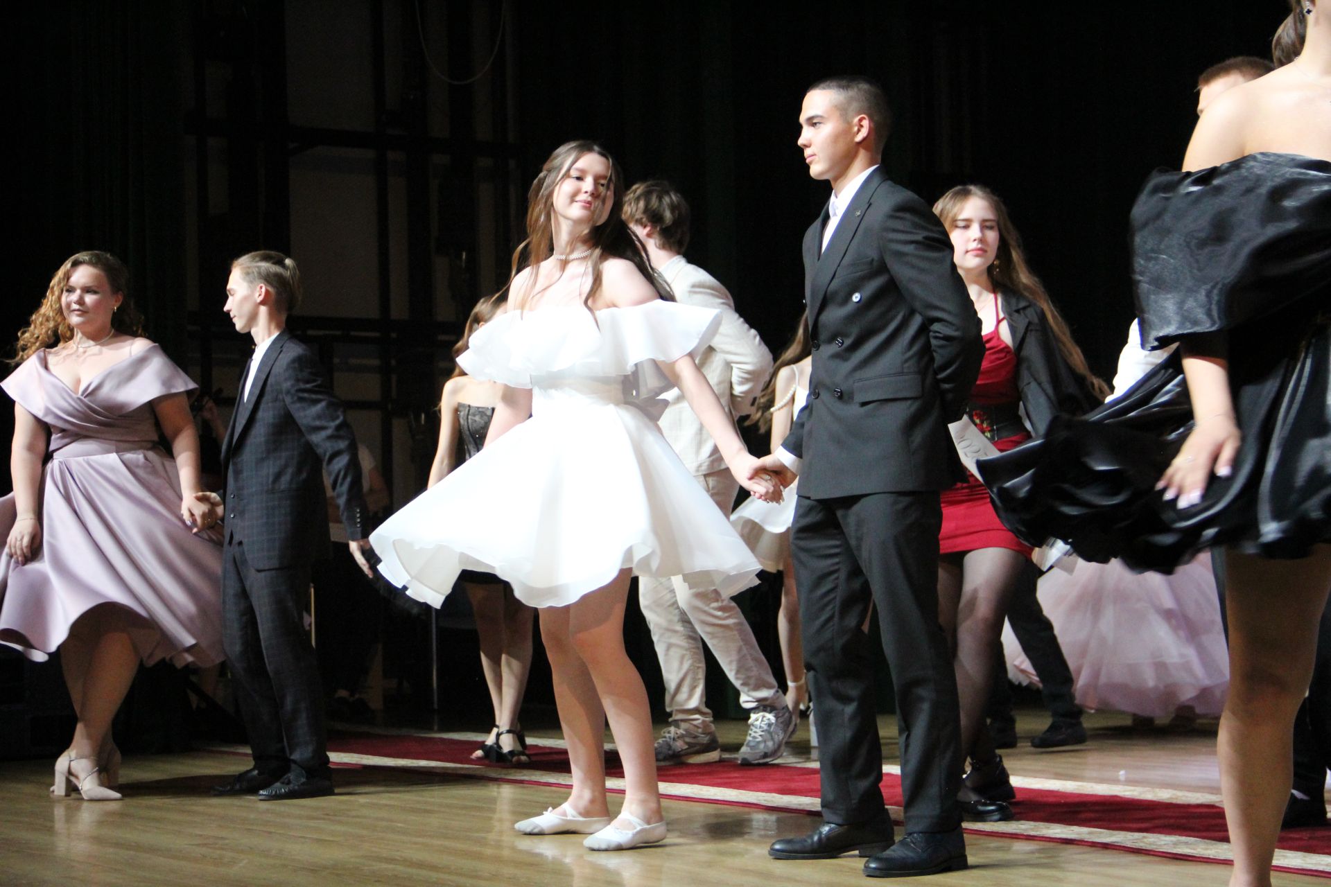 Яркие кадры с Выпускного в Заинске