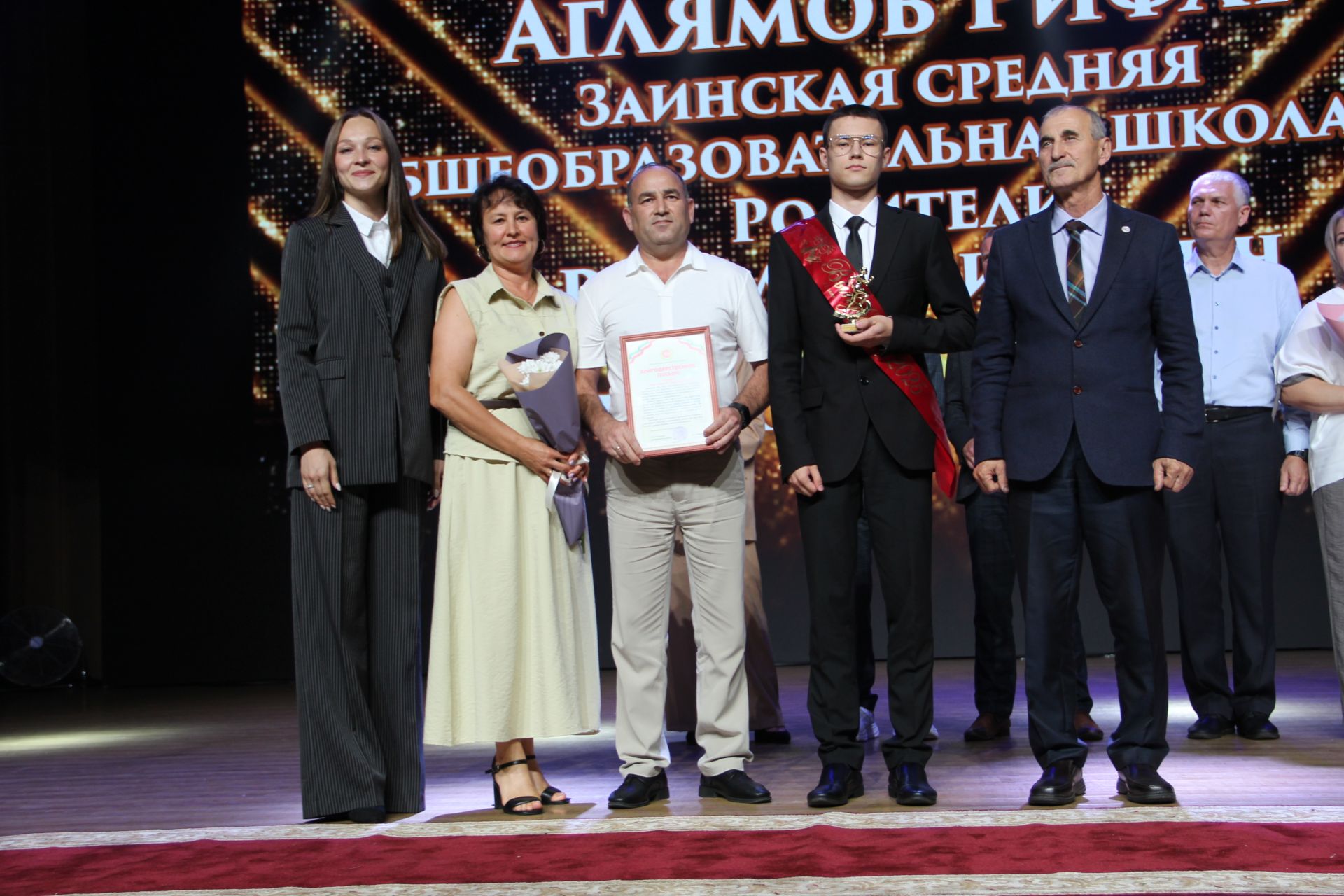 Яркие кадры с Выпускного в Заинске