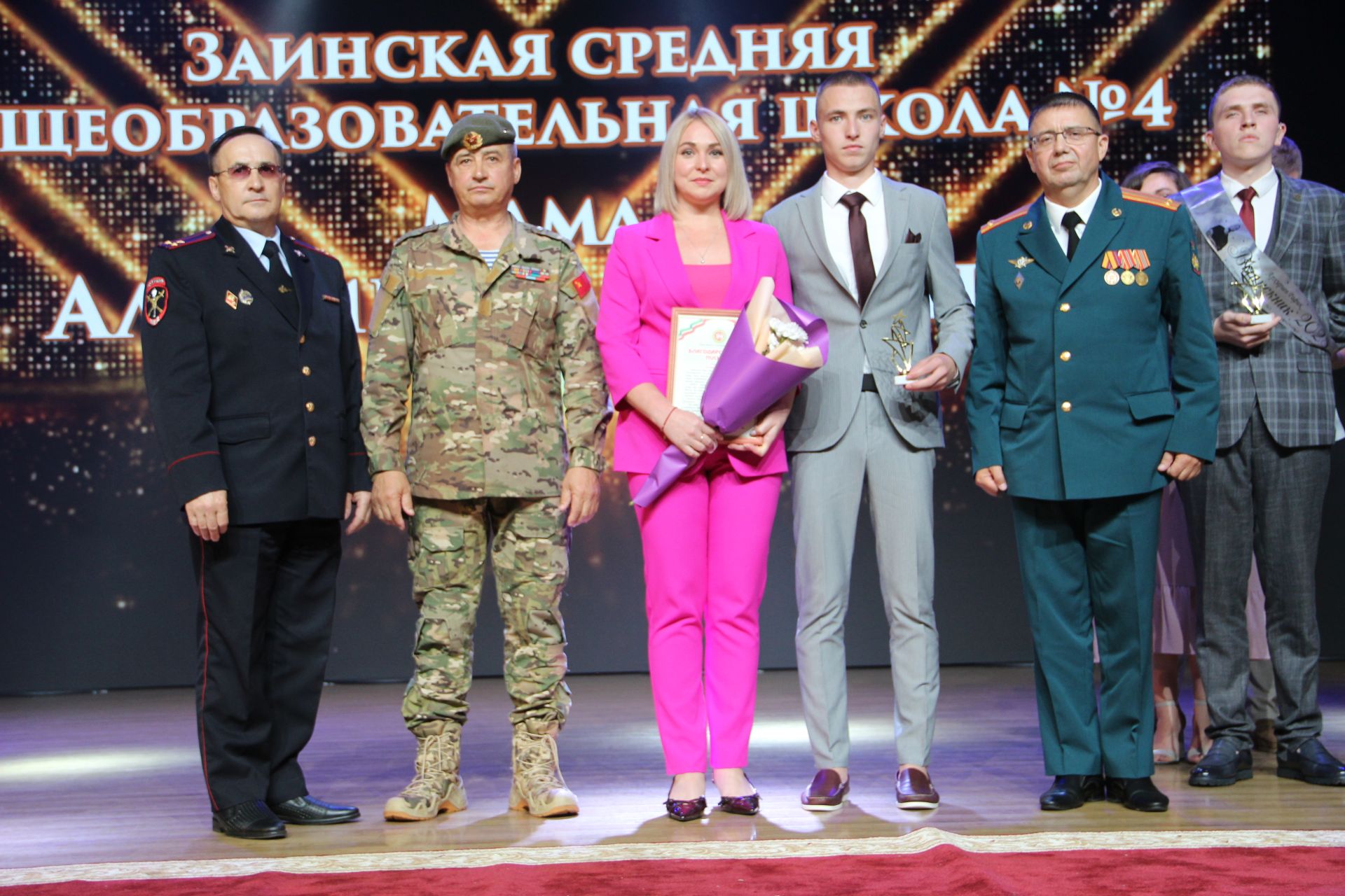 Яркие кадры с Выпускного в Заинске