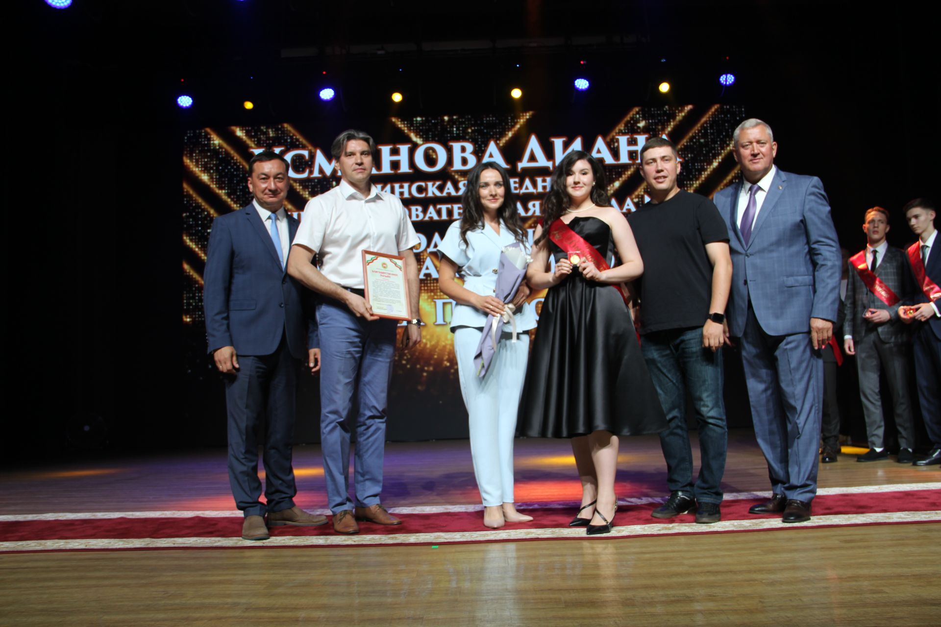 Яркие кадры с Выпускного в Заинске