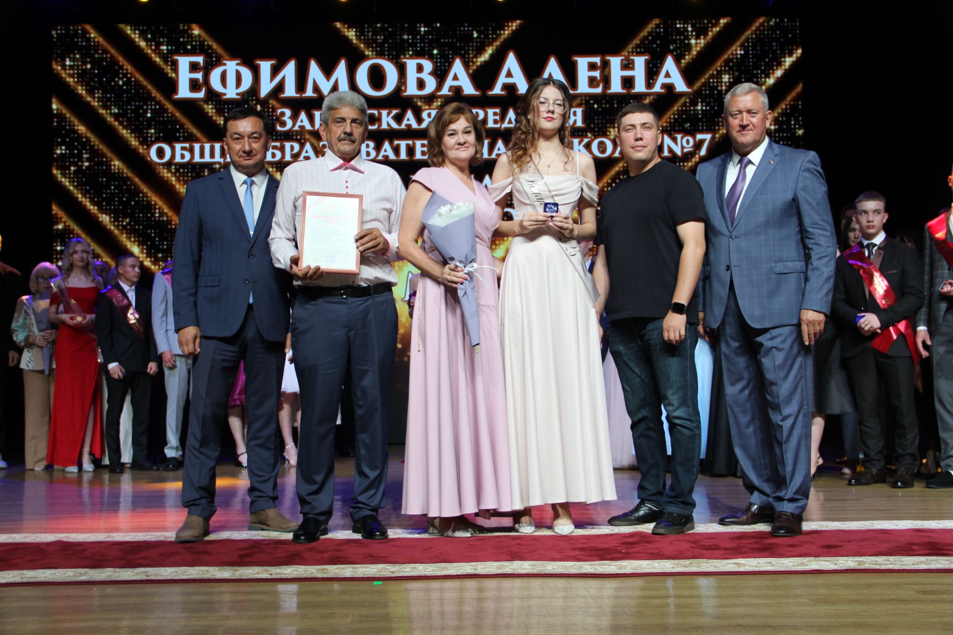 Яркие кадры с Выпускного в Заинске