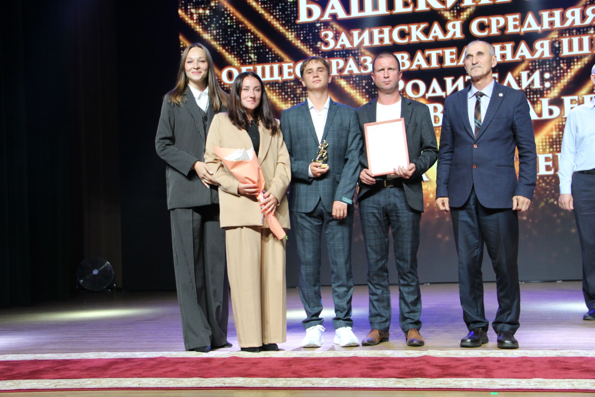 Яркие кадры с Выпускного в Заинске