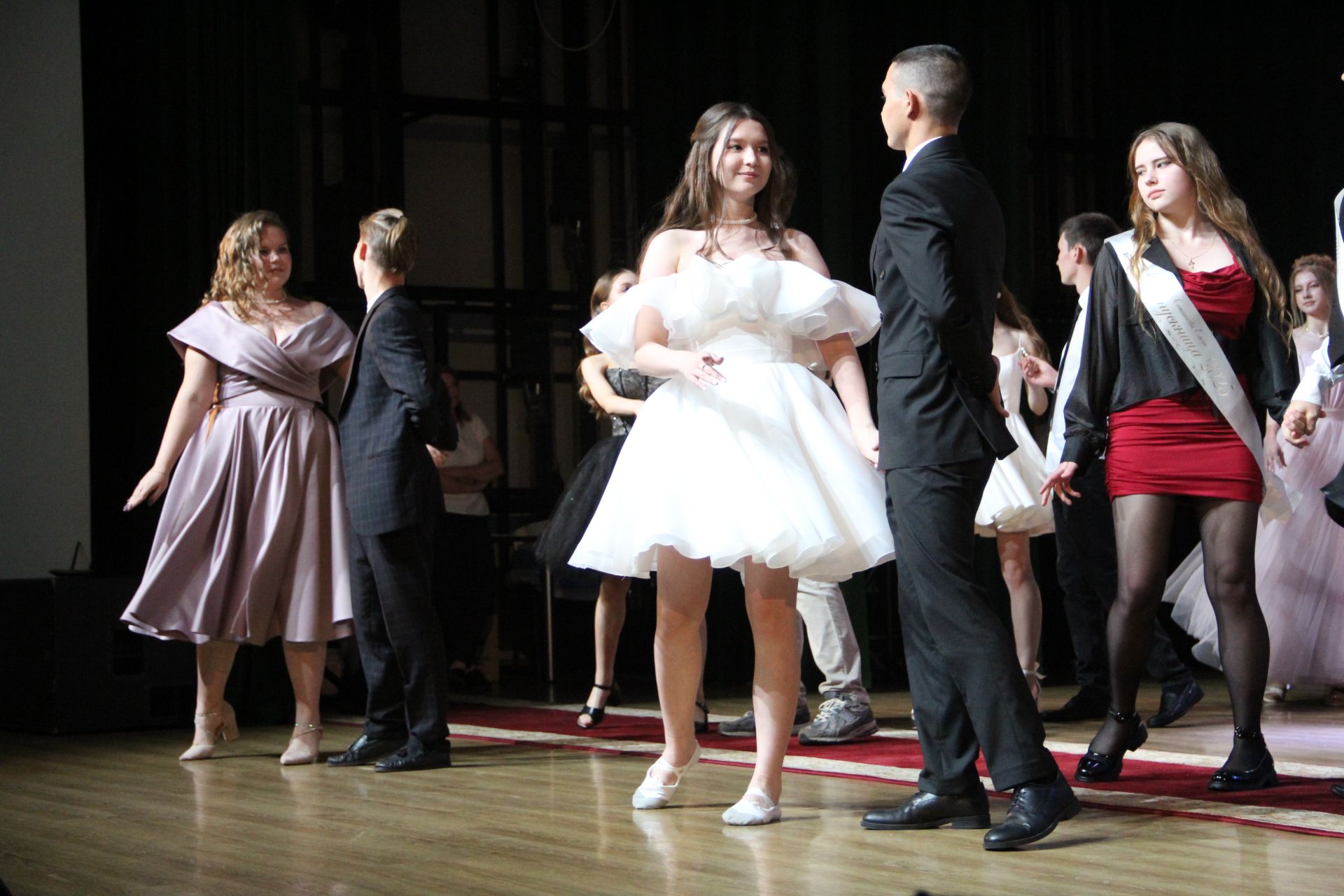 Яркие кадры с Выпускного в Заинске