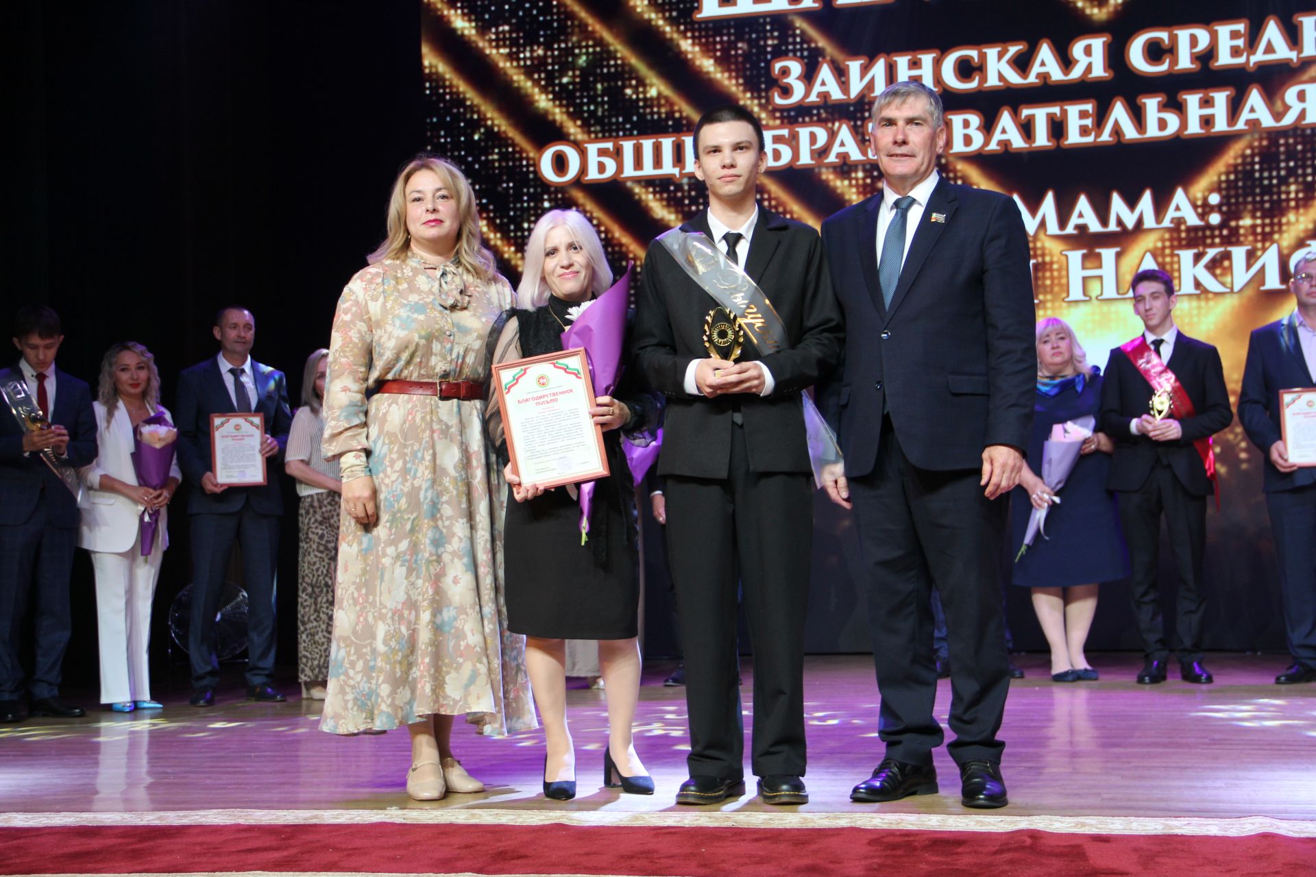 Яркие кадры с Выпускного в Заинске