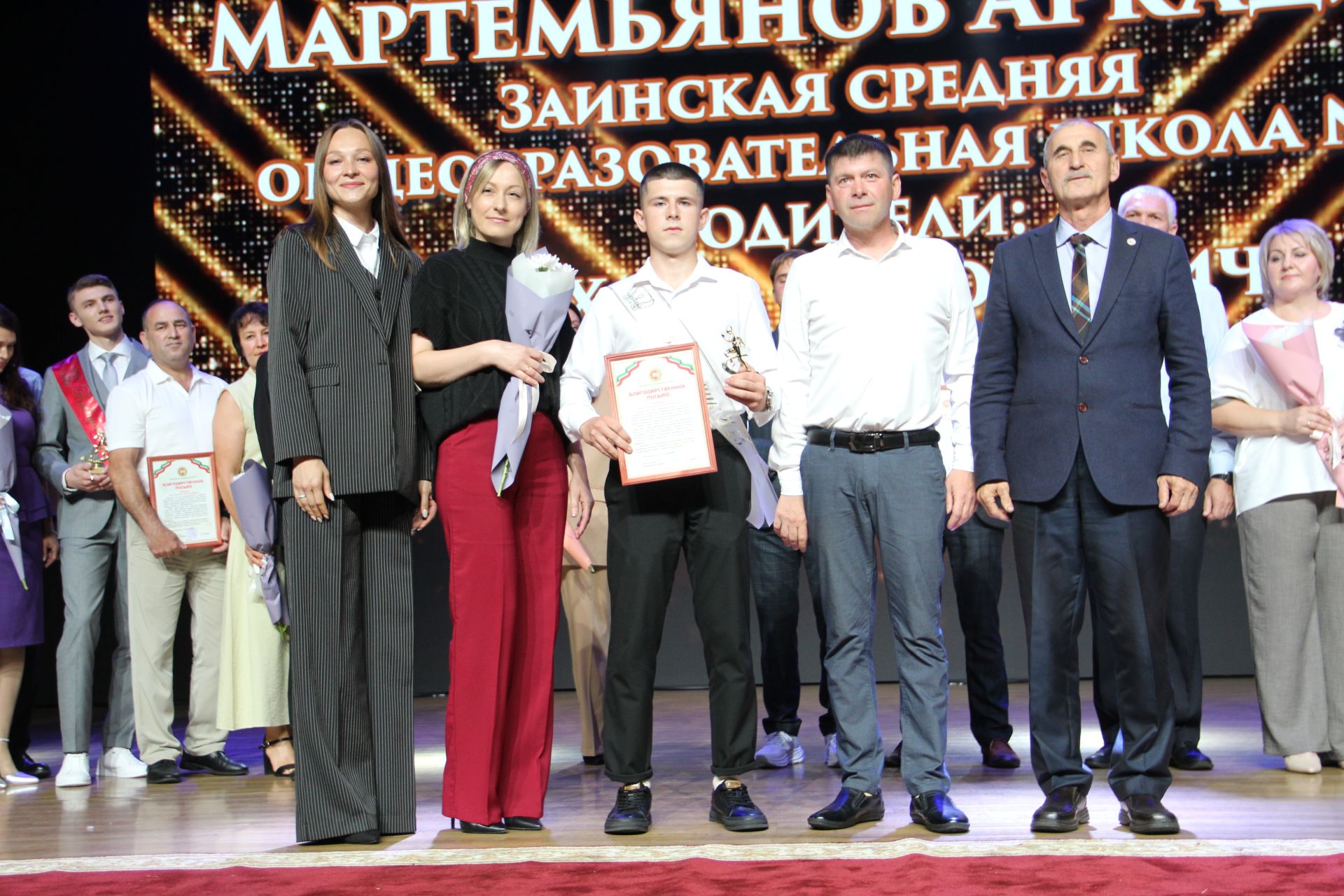 Яркие кадры с Выпускного в Заинске