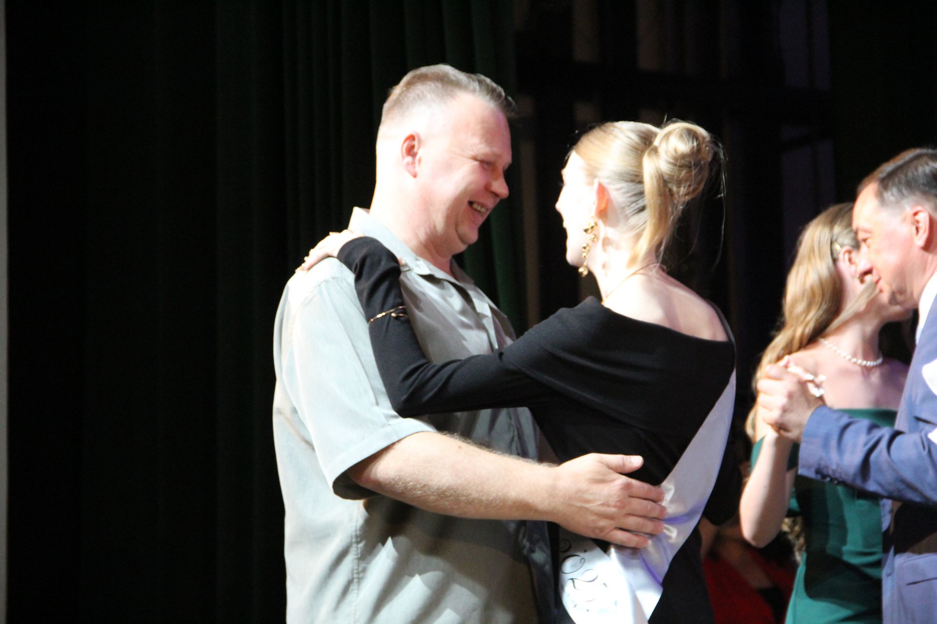 Яркие кадры с Выпускного в Заинске