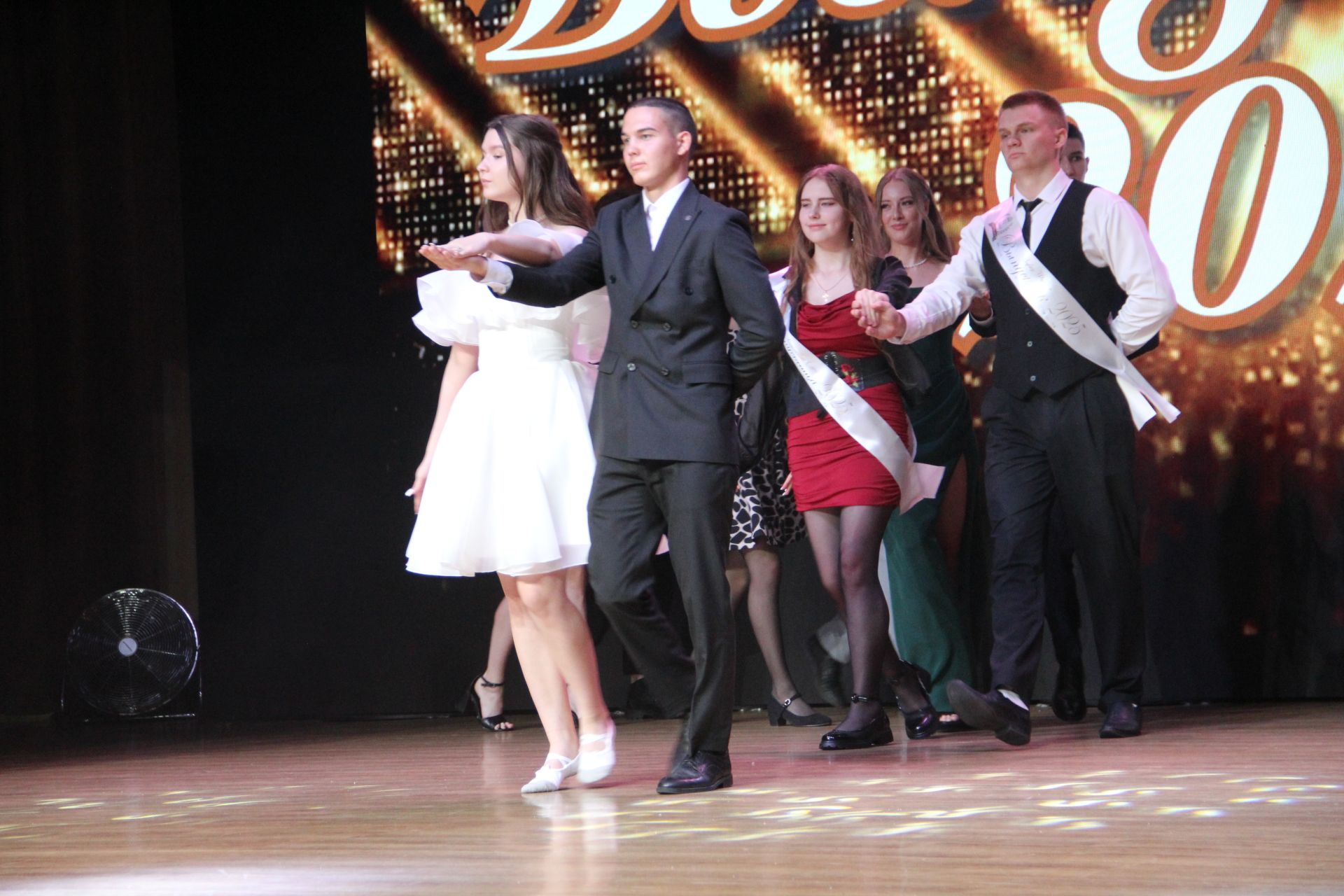 Яркие кадры с Выпускного в Заинске