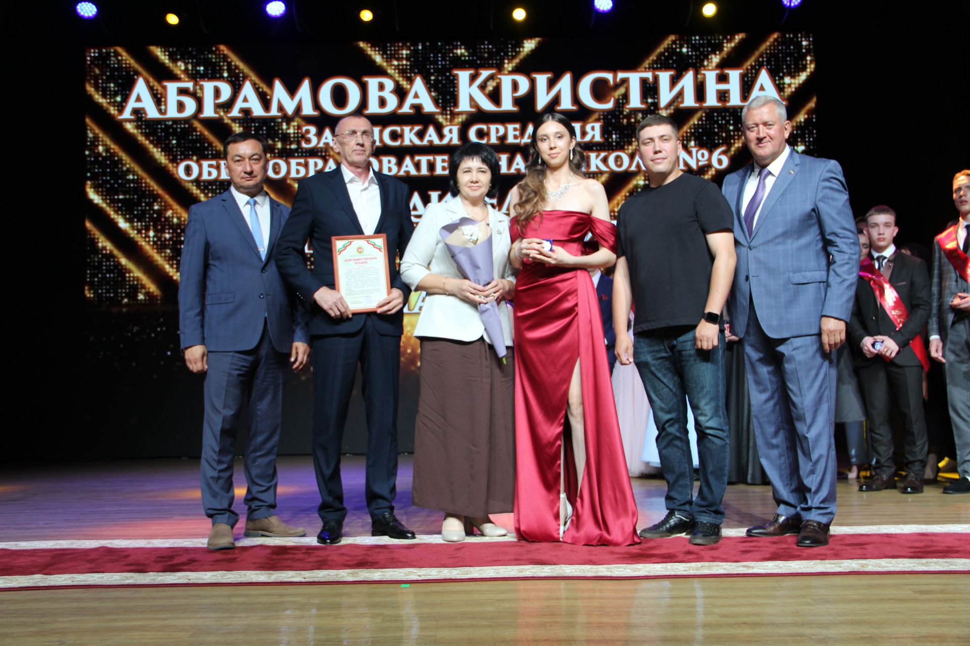 Яркие кадры с Выпускного в Заинске