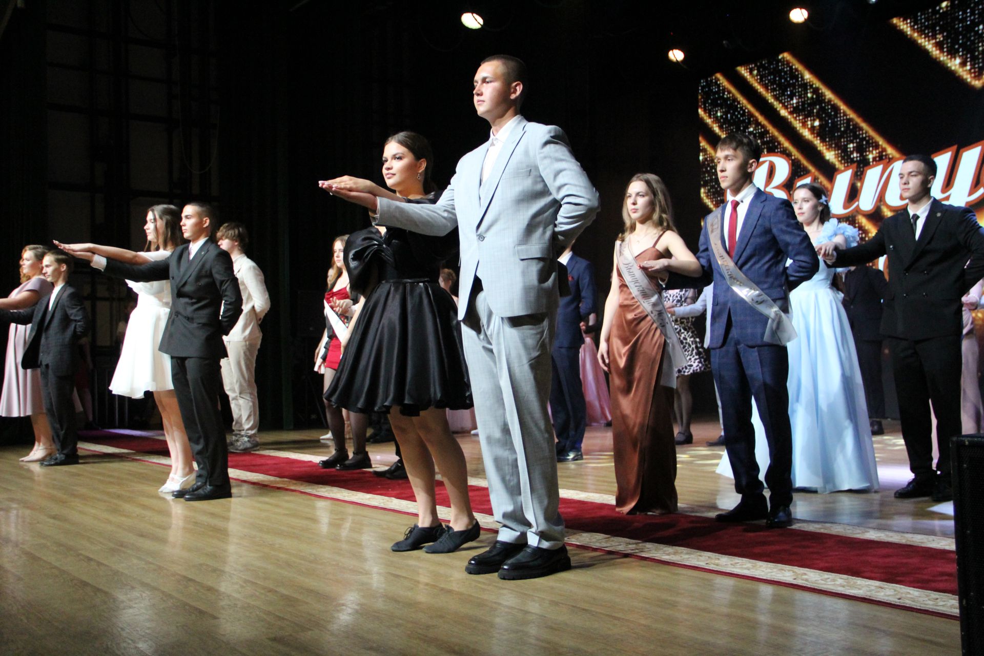 Яркие кадры с Выпускного в Заинске