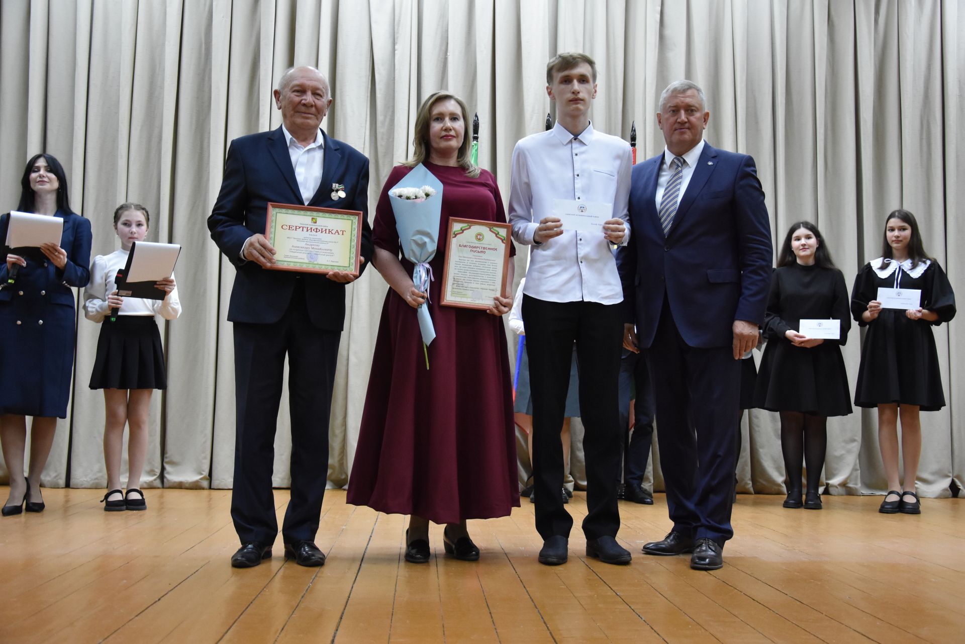 Талантлылар грантлар алды