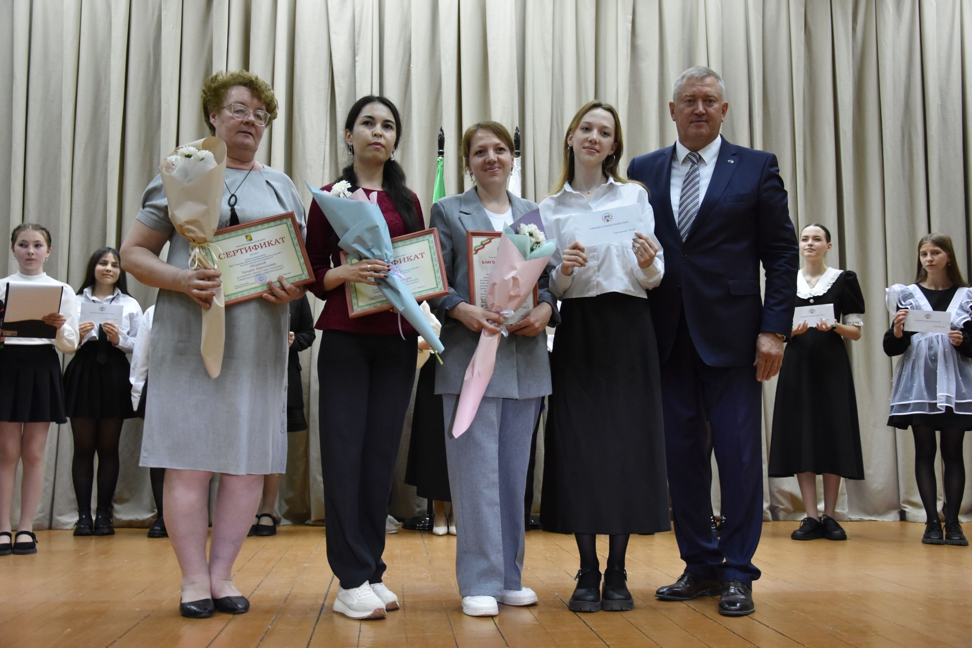 Талантлылар грантлар алды