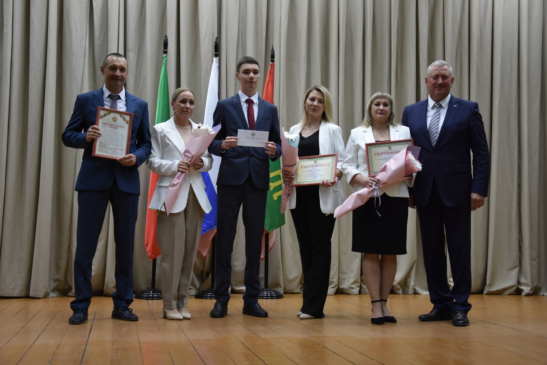 Талантлылар грантлар алды
