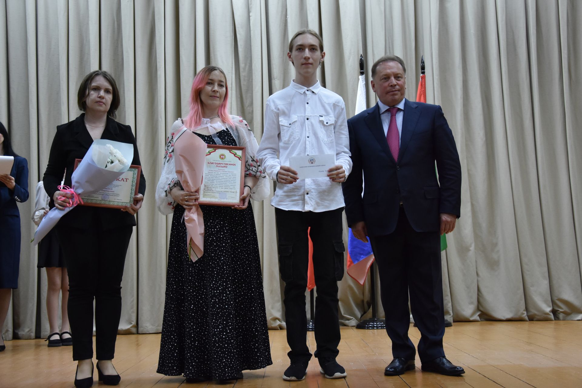 Талантлылар грантлар алды